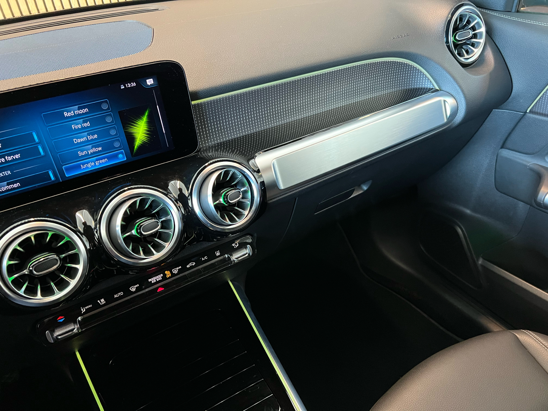 Billede af Mercedes-Benz EQB 250+ EL Progressive 7 pers. 190HK 5d Aut.