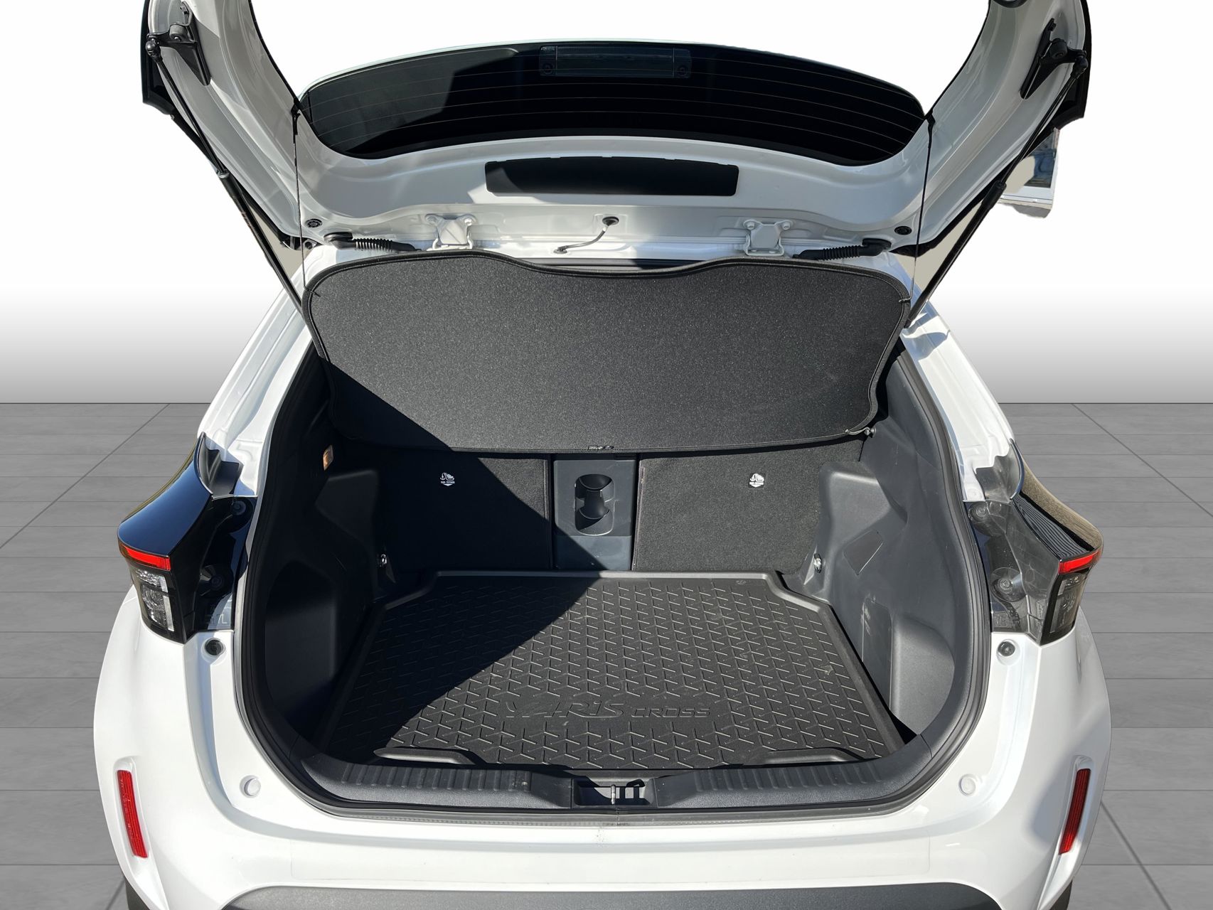 Billede af Toyota Yaris Cross 1,5 Hybrid Style Comfort 116HK 5d Trinl. Gear