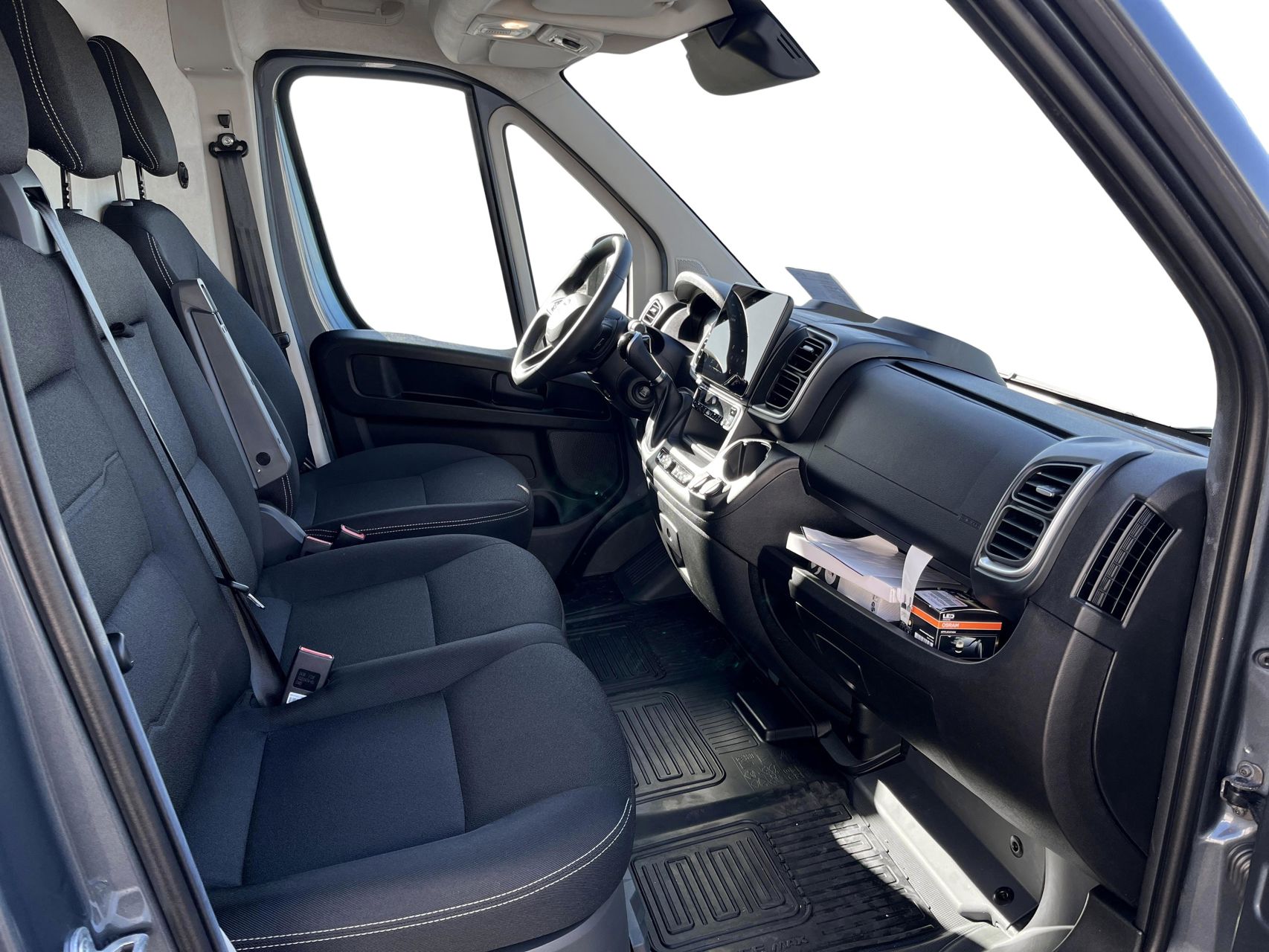 Billede af Toyota Proace Max Medium 2,2 D Comfort Master To skydedør m. højt tag 140HK Van 8g Aut.