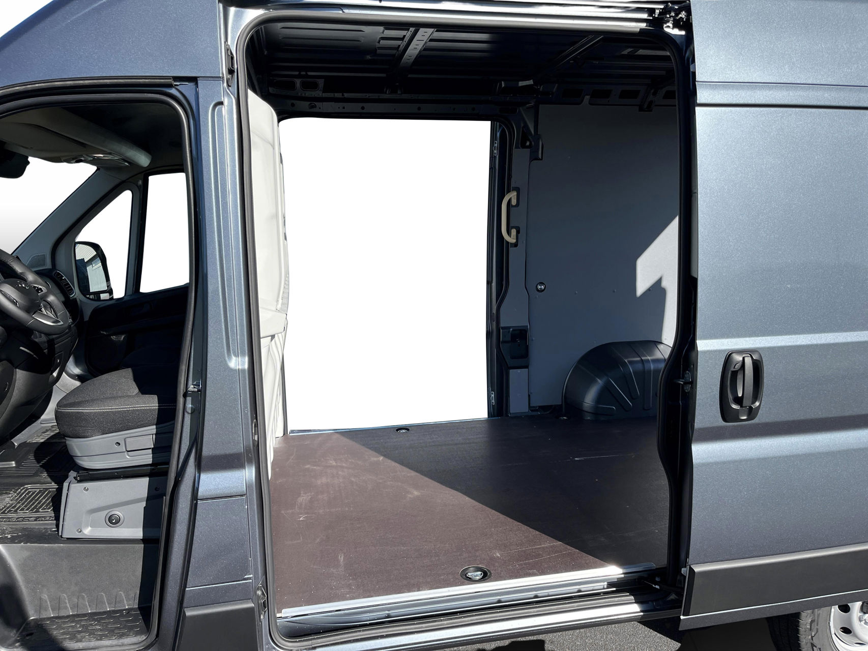 Billede af Toyota Proace Max Medium 2,2 D Comfort Master To skydedør m. højt tag 140HK Van 8g Aut.