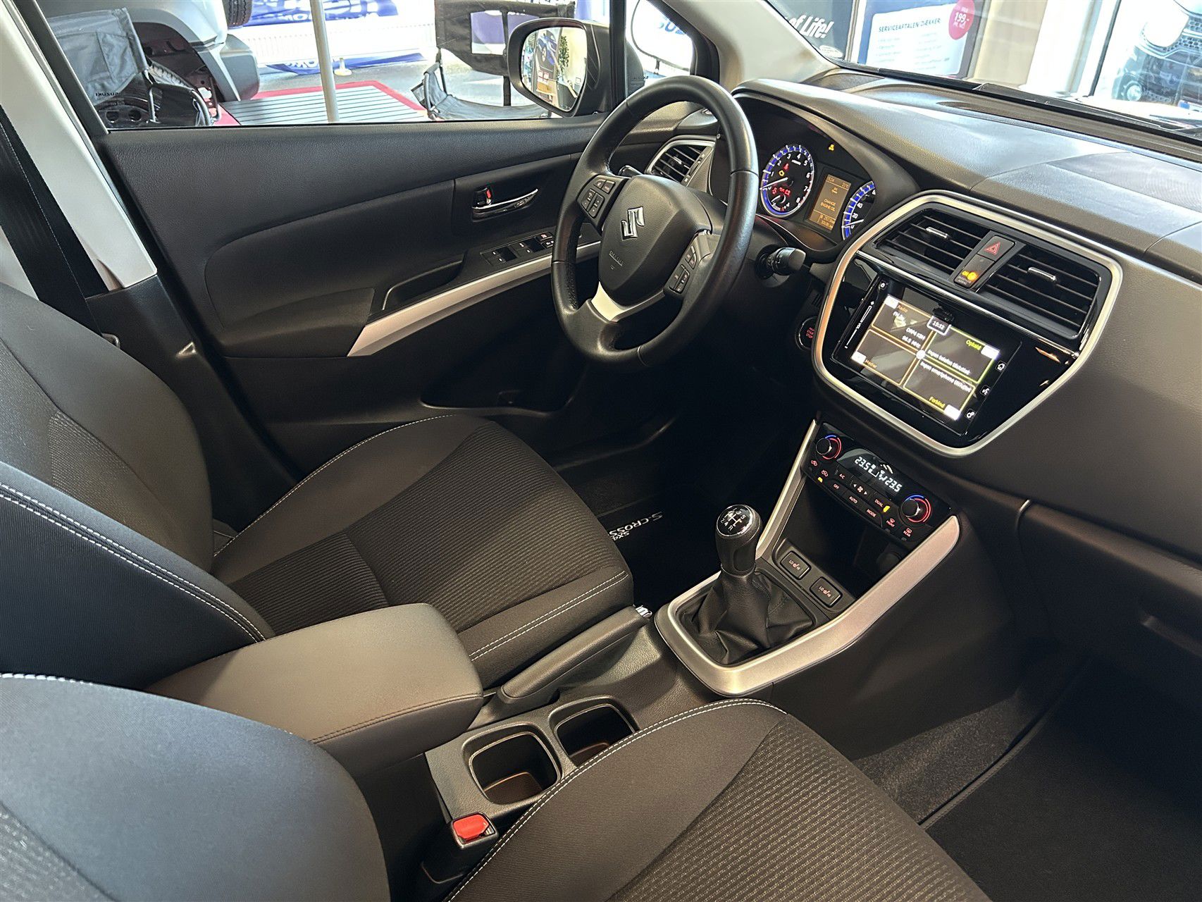 Billede af Suzuki S-Cross 1,0 Boosterjet Active 112HK 5d