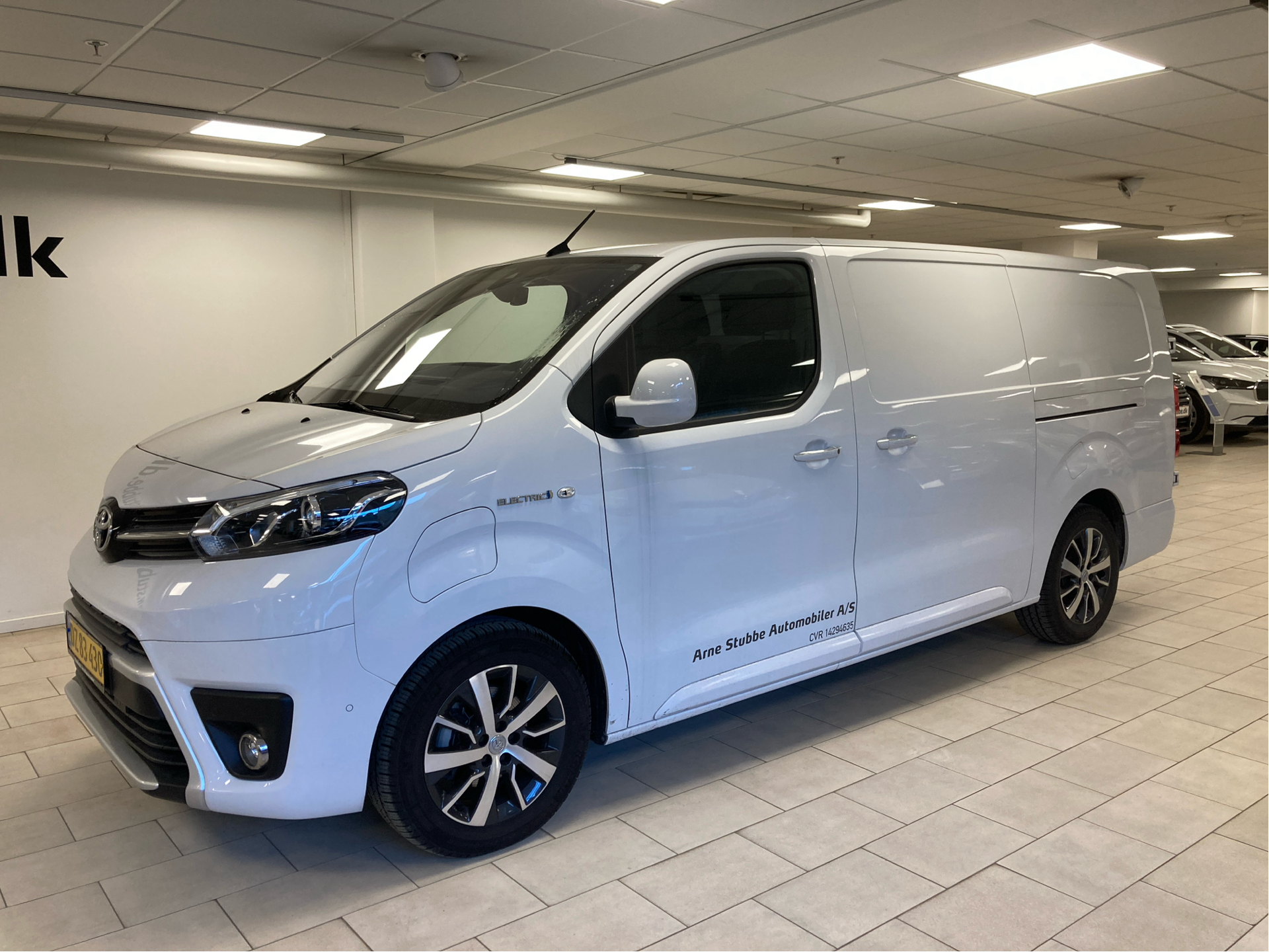 Billede af Toyota Proace Electric Long EL Comfort Master+ m/ 2 Skydedøre 136HK Van Aut.