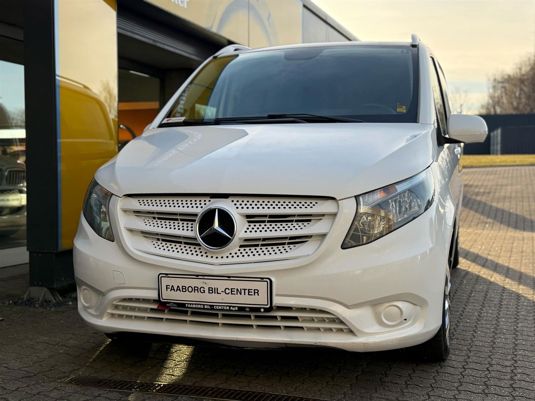 Billede af Mercedes-Benz Vito 114 Lang 2,1 CDI Basic 136HK Van