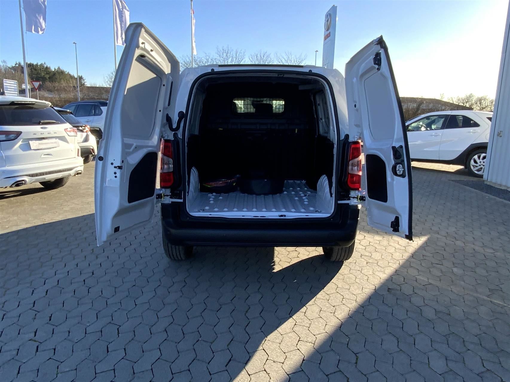 Billede af Toyota Proace City Electric Medium EL Comfort Master 1 Skydedør 136HK Van Aut.
