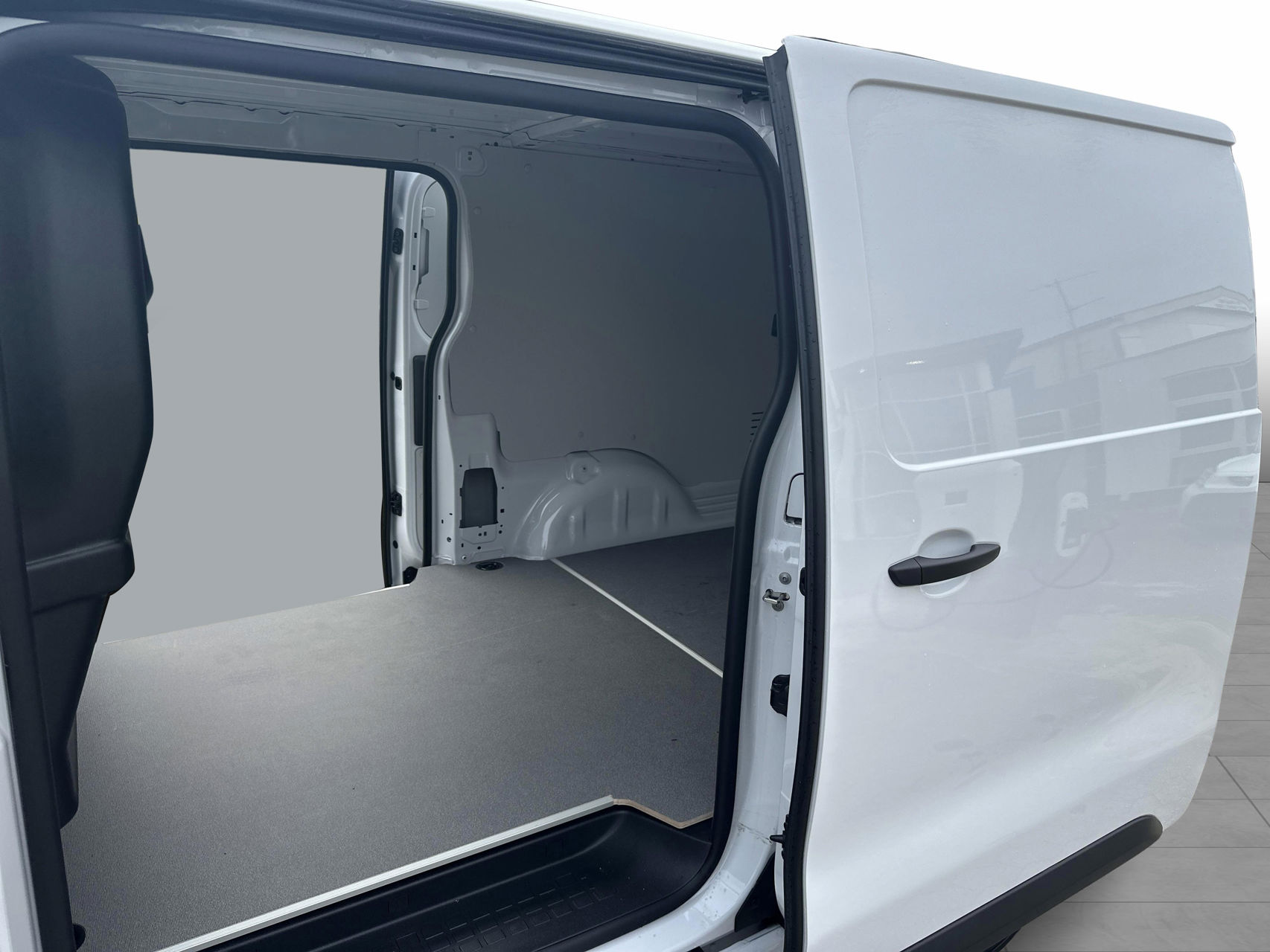 Billede af Toyota Proace Long 2,0 D Comfort Master To skydedør 144HK Van 8g Aut.