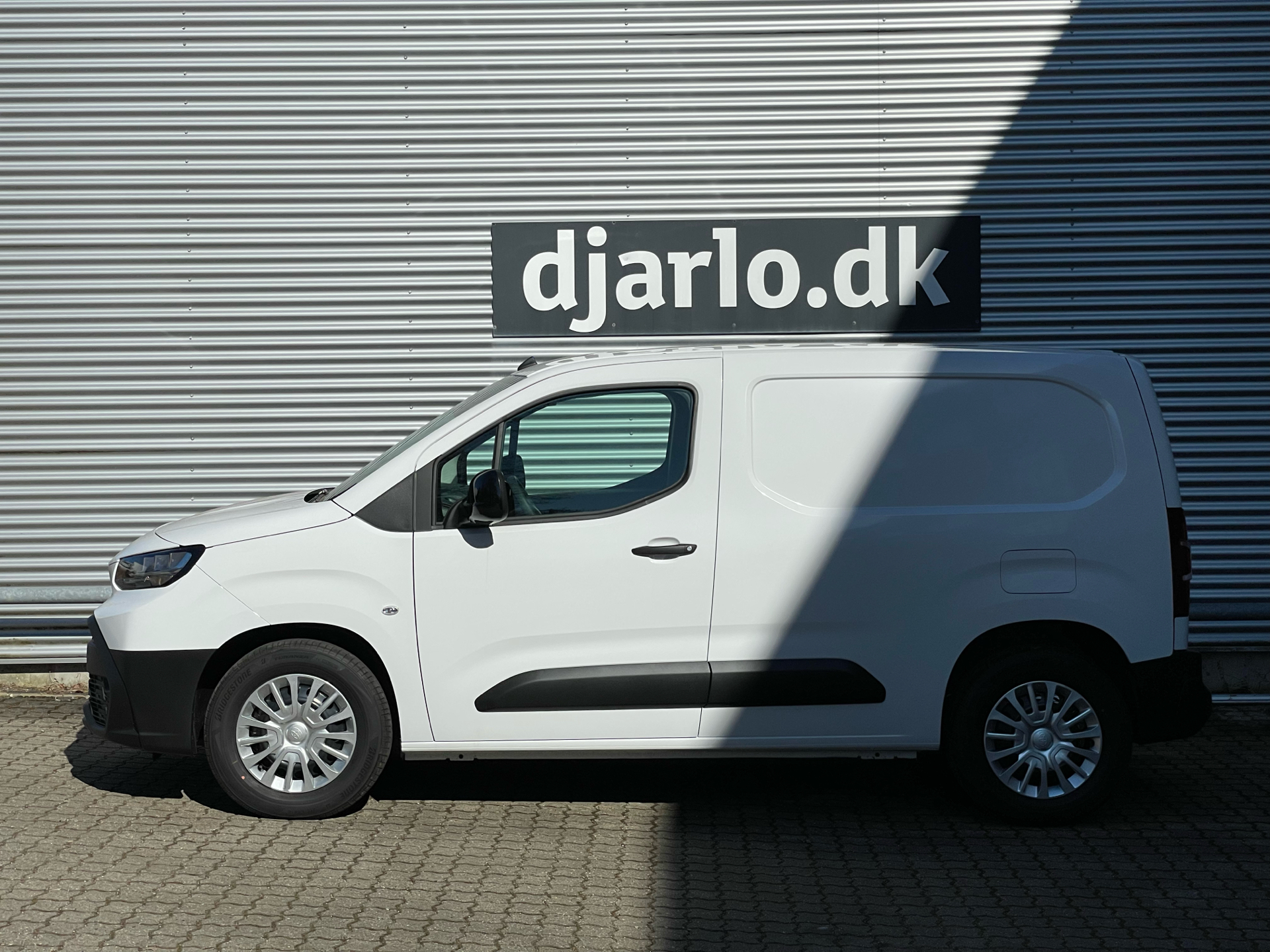 Billede af Toyota Proace City 50 kWh (136hk) Medium/En skydør aut. gear Comfort Master