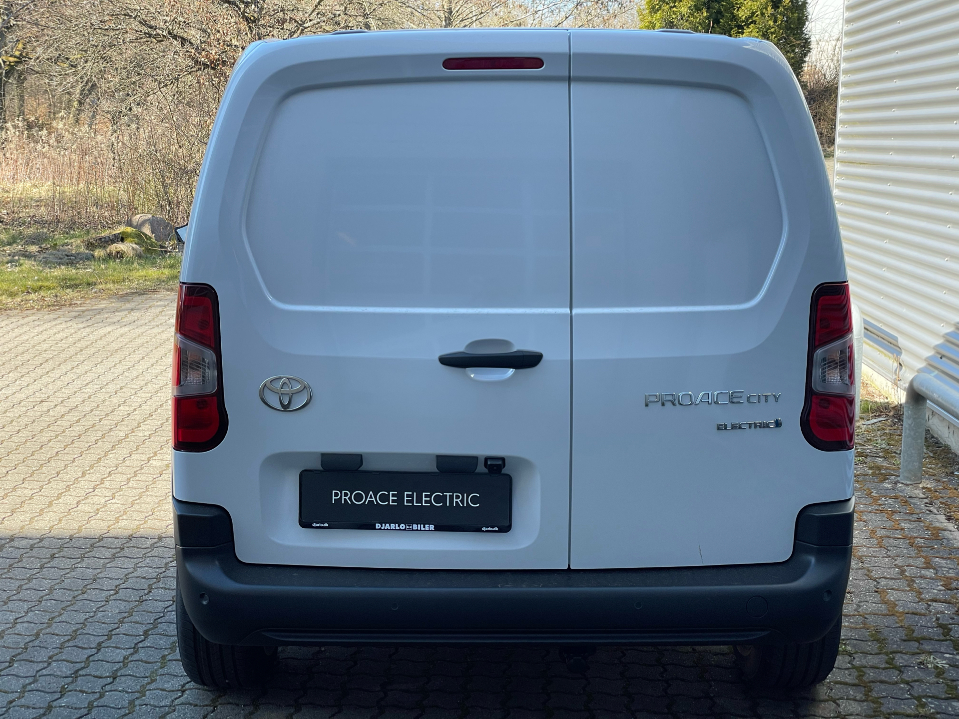 Billede af Toyota Proace City 50 kWh (136hk) Medium/En skydør aut. gear Comfort Master