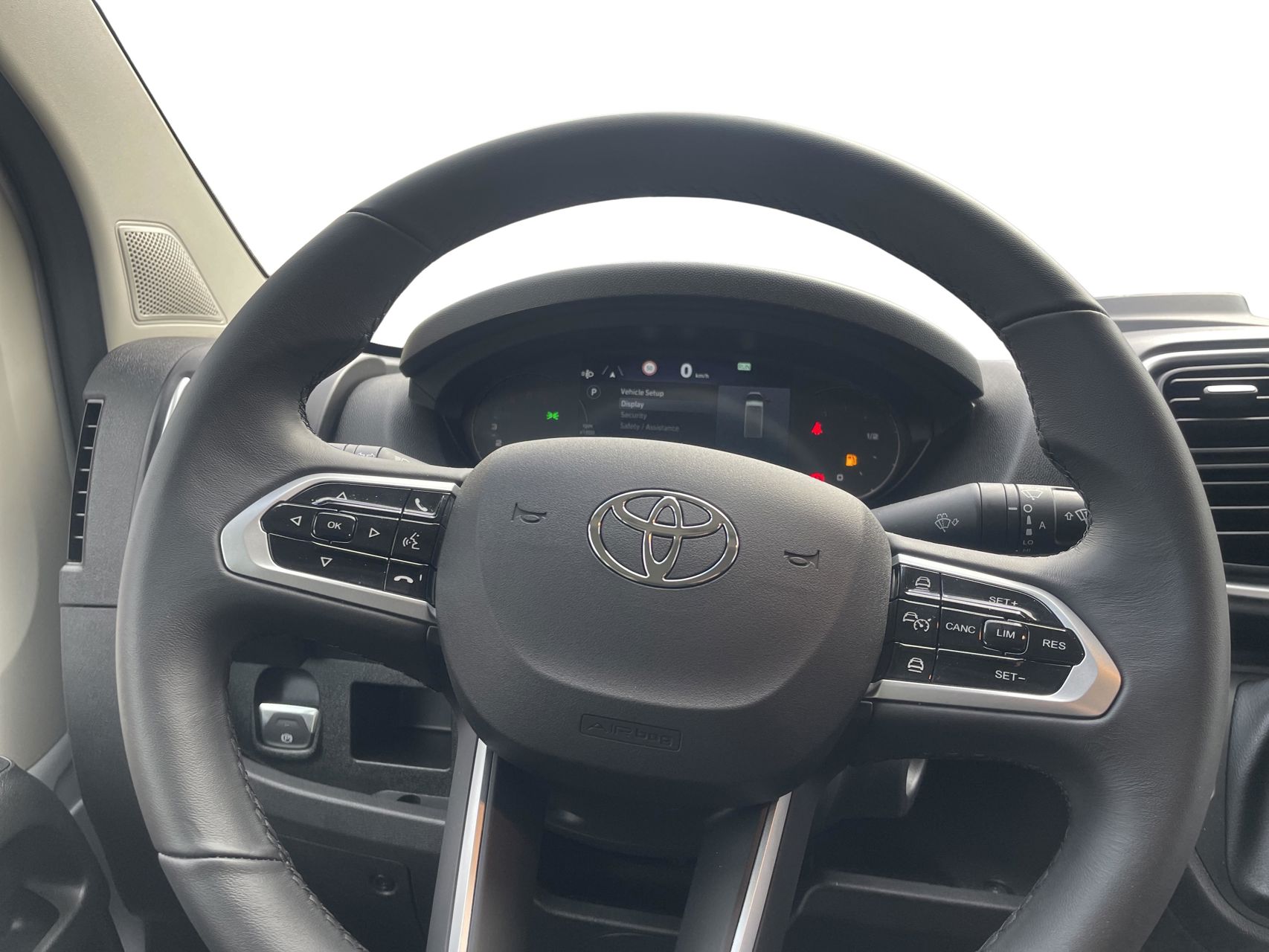 Billede af Toyota Proace Max Medium 2,2 D Comfort Master To skydedør m. højt tag 140HK Van 8g Aut.