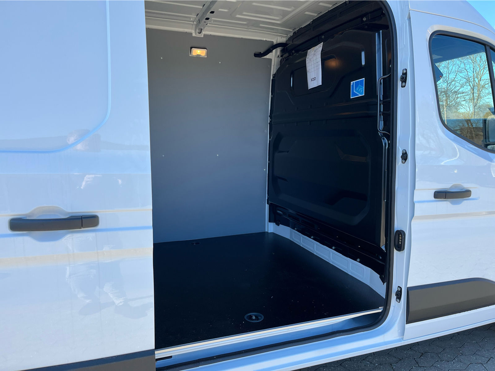 Billede af Nissan Interstar L2H2 2,3 DCi Tekna 150HK Van 6g