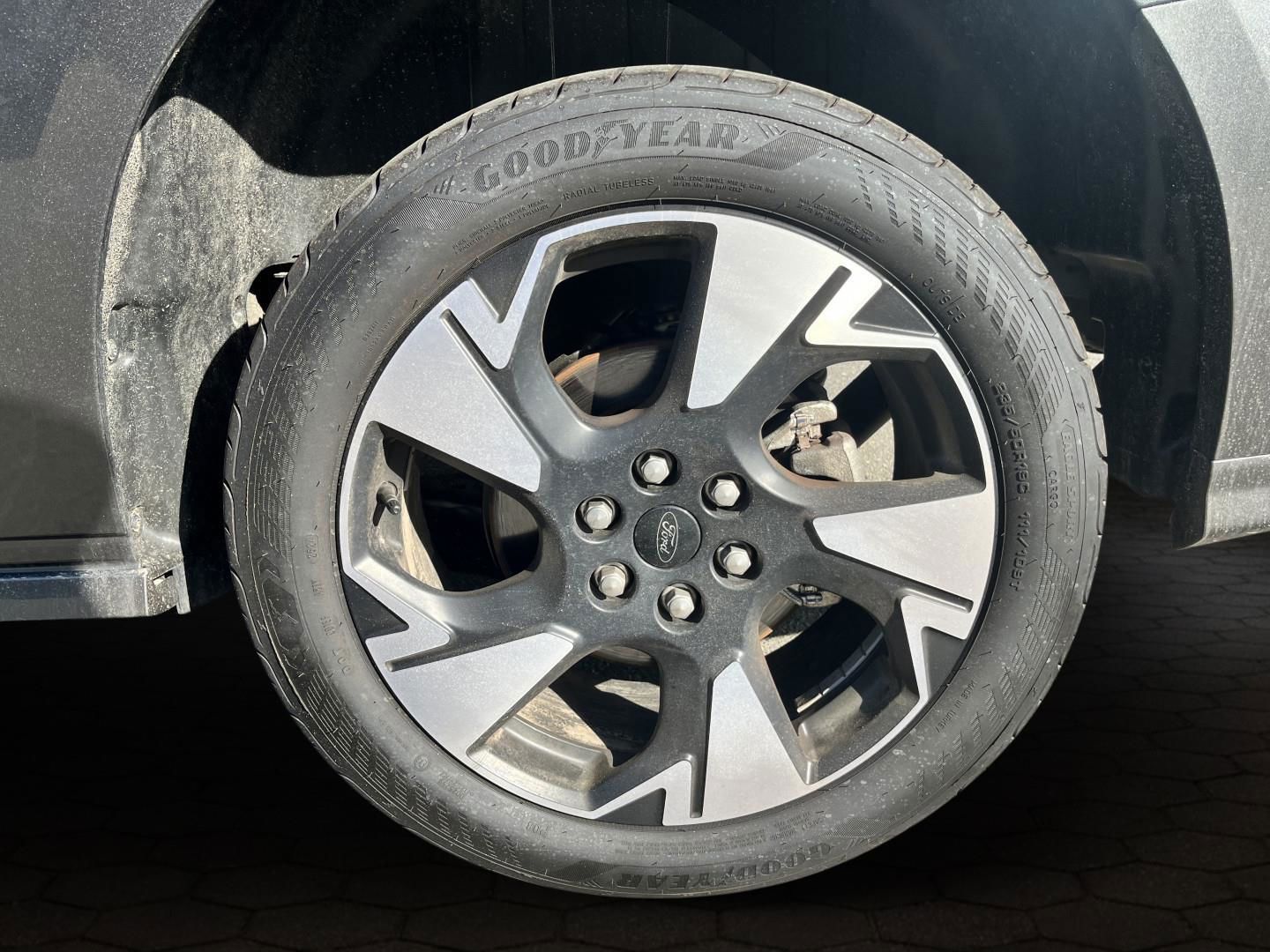 Billede af Ford Transit Custom 320 L2H1 2,5 Plugin-hybrid Sport CVT 233HK Van Trinl. Gear