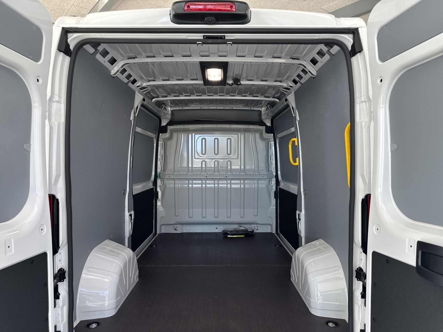 Billede af Toyota Proace Max 2.2D 140hk Medium/To skydedøre m. højt tag aut.gear Comfort Master