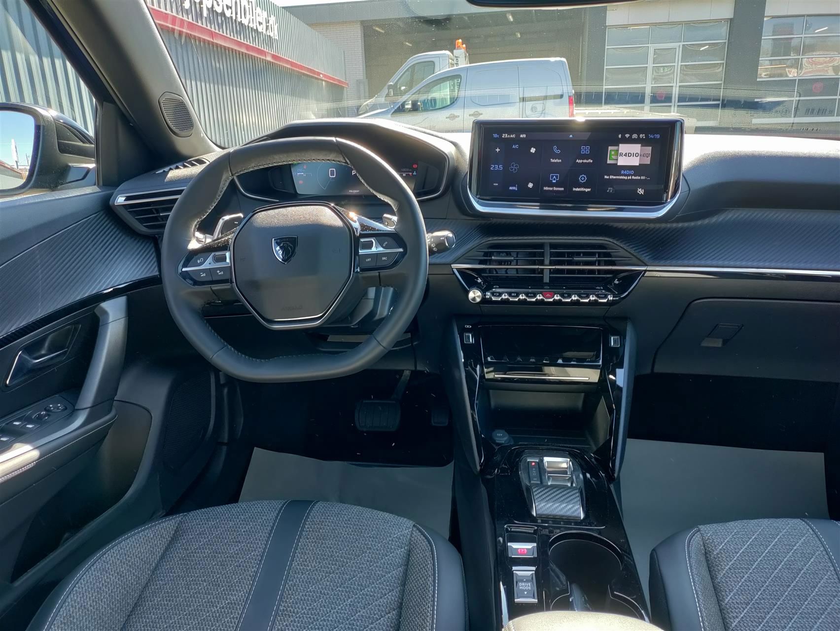 Billede af Peugeot 2008 1,2 PureTech Allure EAT8 130HK 5d 8g Aut.