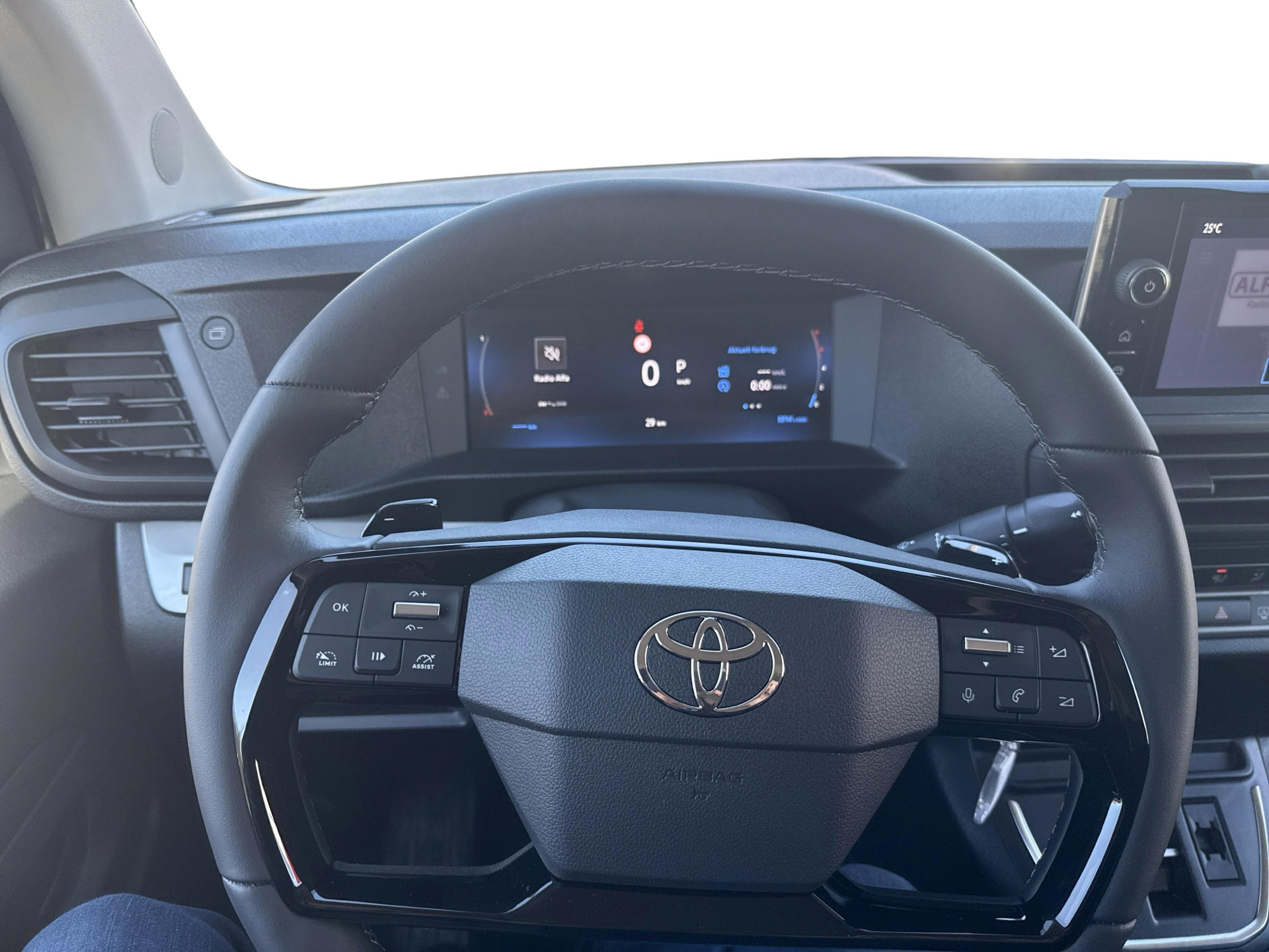 Billede af Toyota Proace Long 2,0 D Comfort Master 144HK Van 8g Aut.