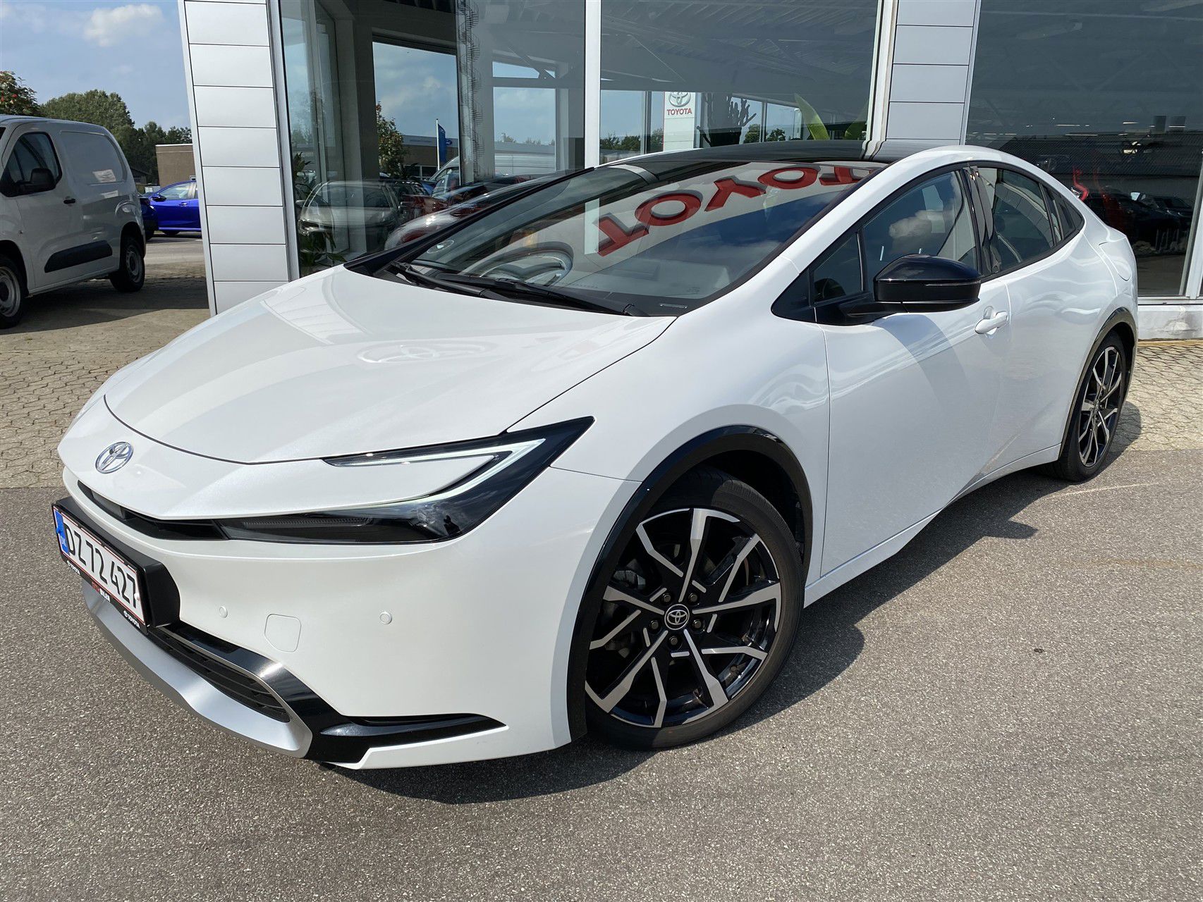Billede af Toyota Prius Plug-in 2,0 Plugin-hybrid Elegant Panorama 223HK 5d Aut.