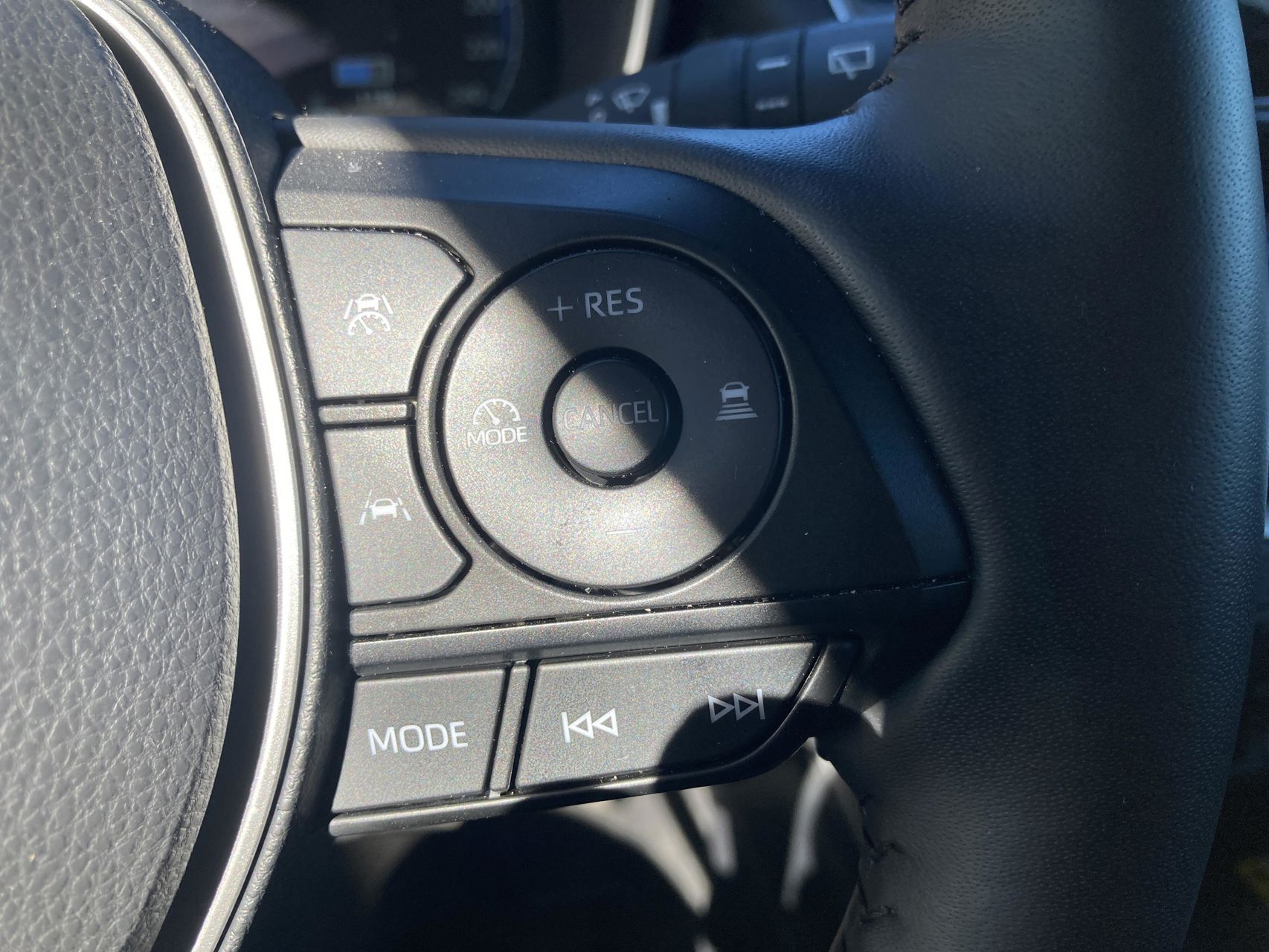 Billede af Toyota Corolla Cross 1,8 Hybrid Style Comfort 140HK 5d Aut.