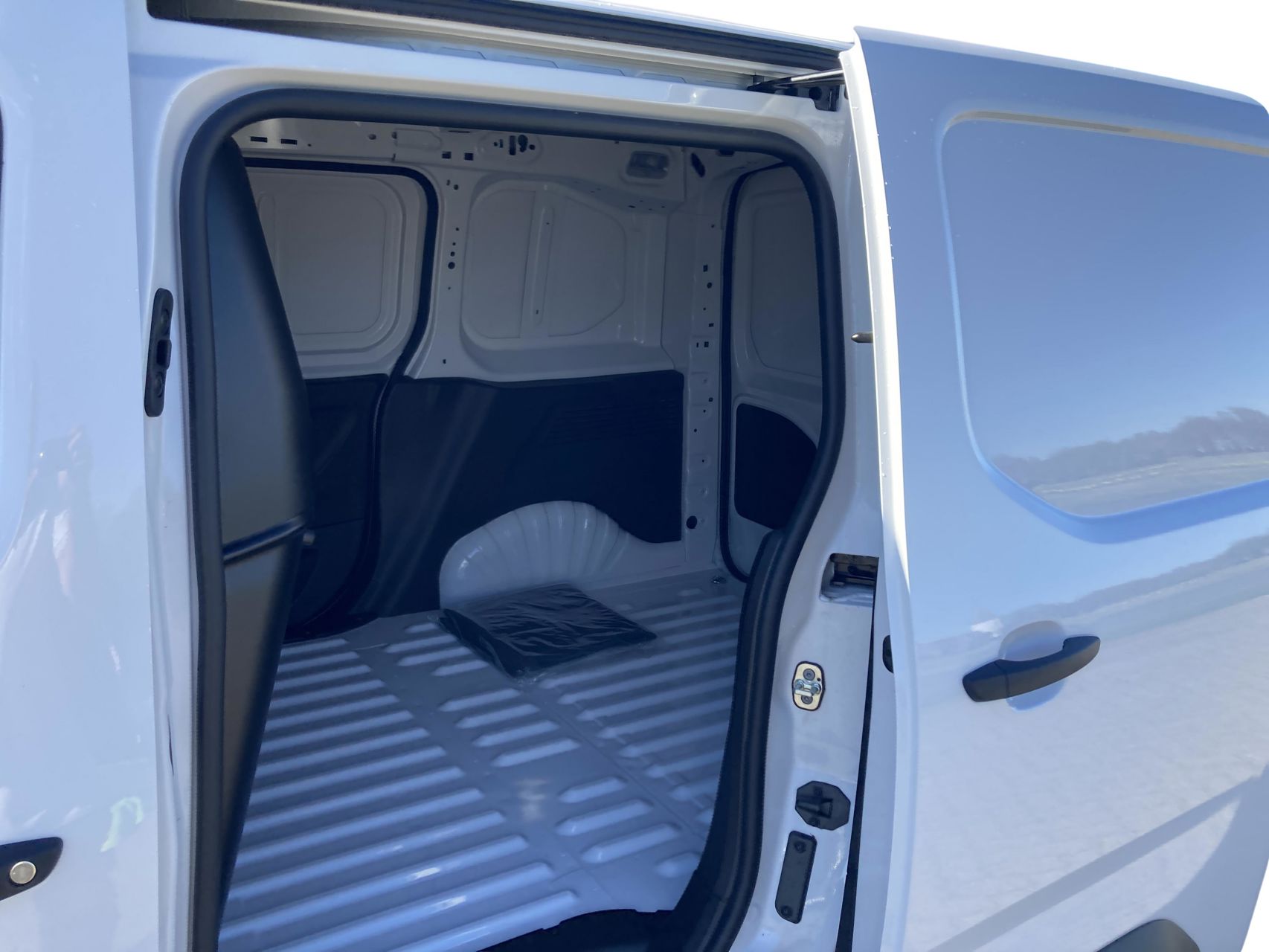 Billede af Toyota Proace City Medium 1,5 D Comfort To Skydedør 130HK Van 8g Aut.
