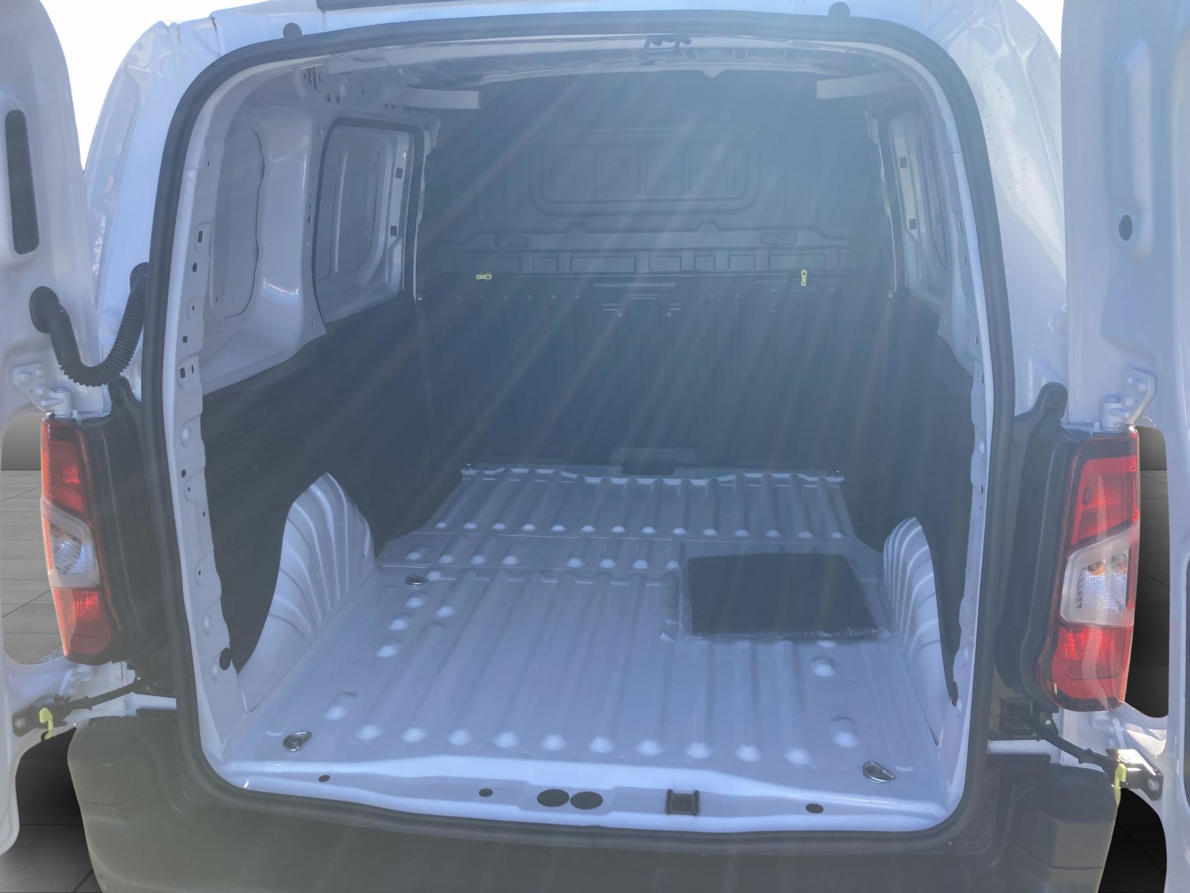 Billede af Toyota Proace City Medium 1,5 D Comfort To Skydedør 130HK Van 8g Aut.