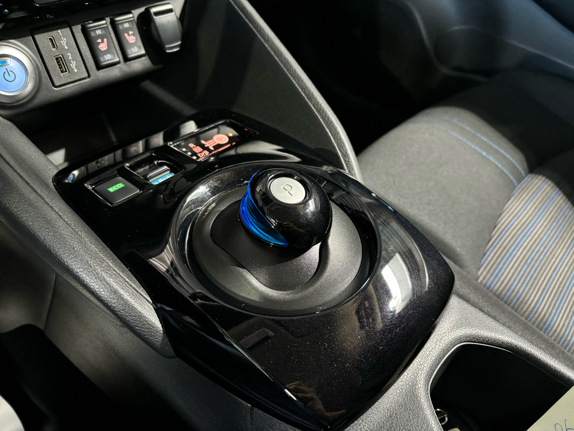 Billede af Nissan Leaf EL N-Connecta 40 kWh 150HK 5d Aut.