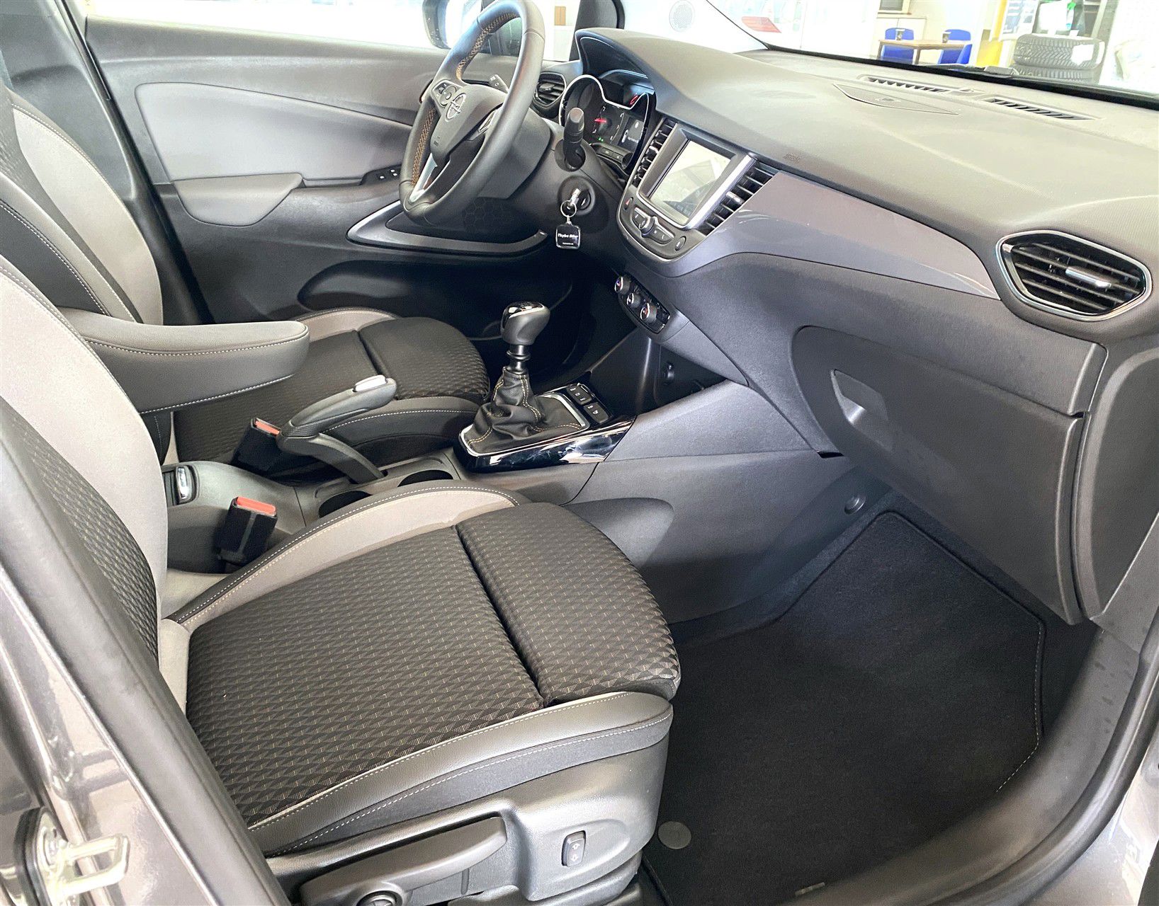 Billede af Opel Crossland X 1,2 T Elegance Start/Stop 110HK 5d 6g