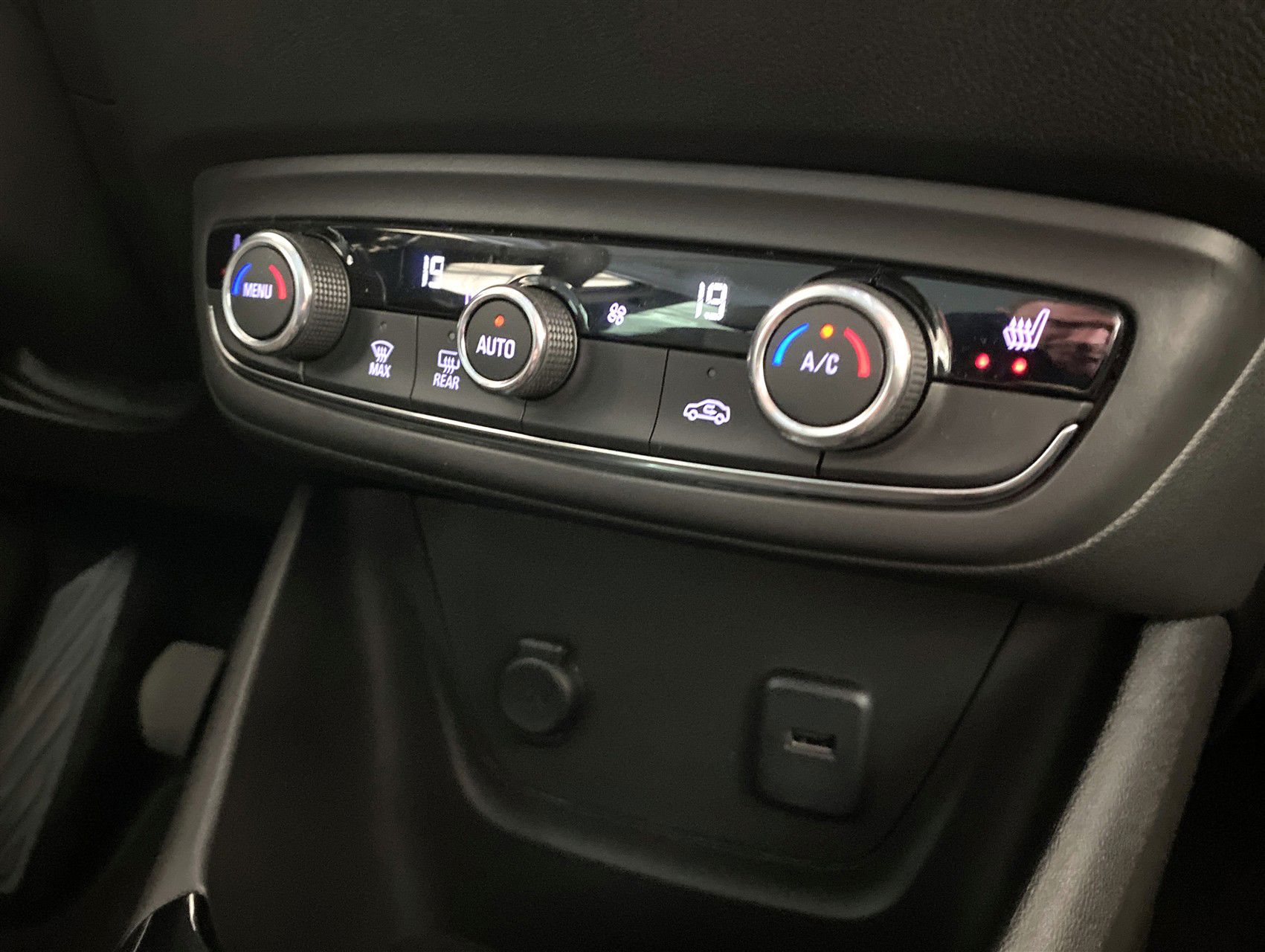 Billede af Opel Crossland X 1,2 T Elegance Start/Stop 110HK 5d 6g