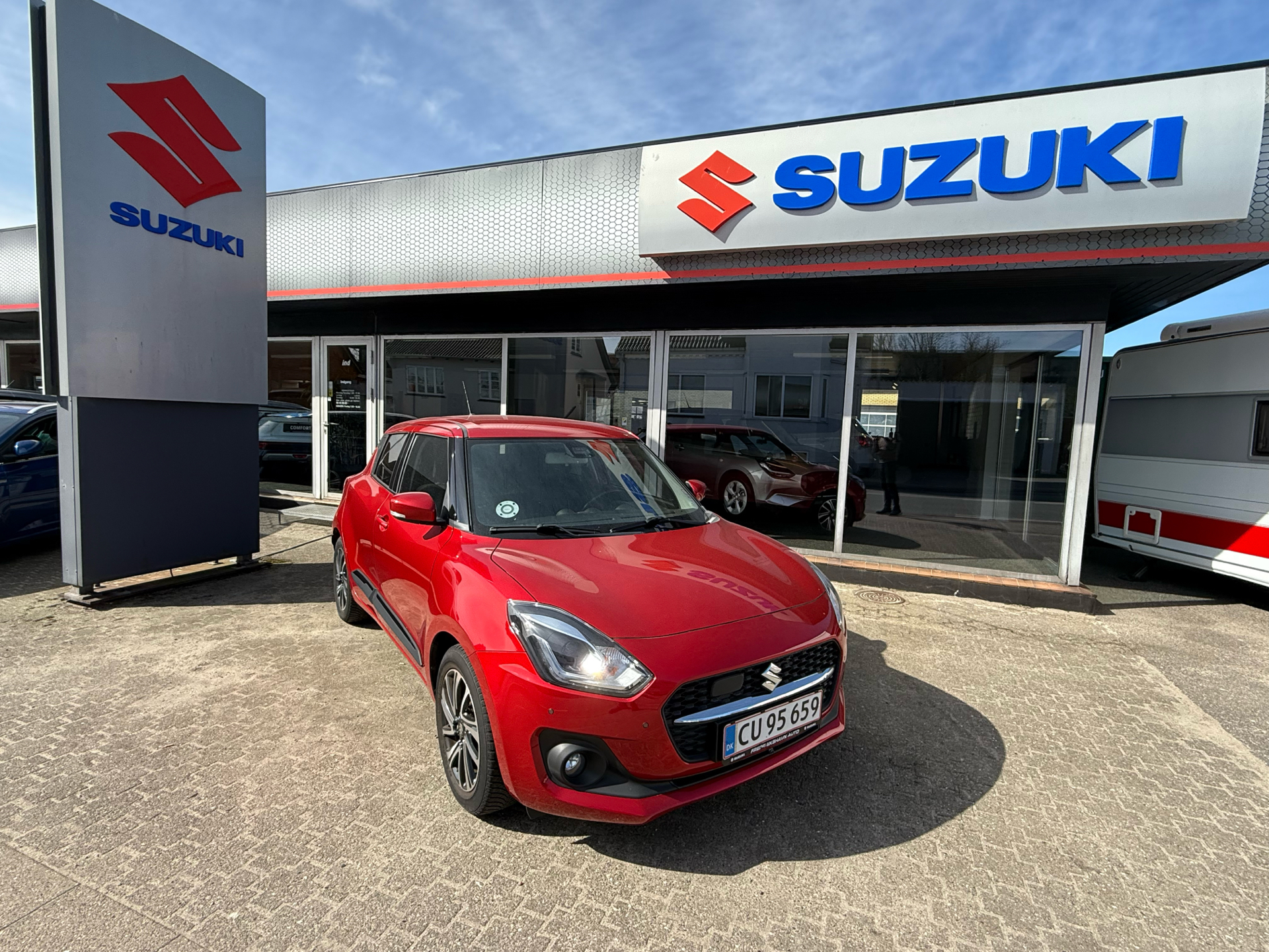 Billede af Suzuki Swift 1,2 Dualjet  Mild hybrid Exclusive AEB CVT 83HK 5d Trinl. Gear