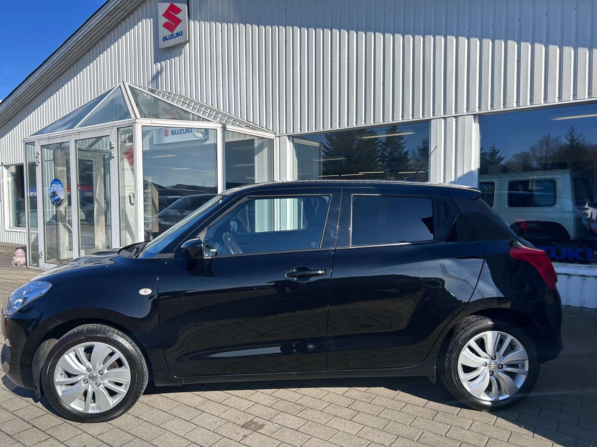 Billede af Suzuki Swift 1,2 Dualjet Action AEB 90HK 5d