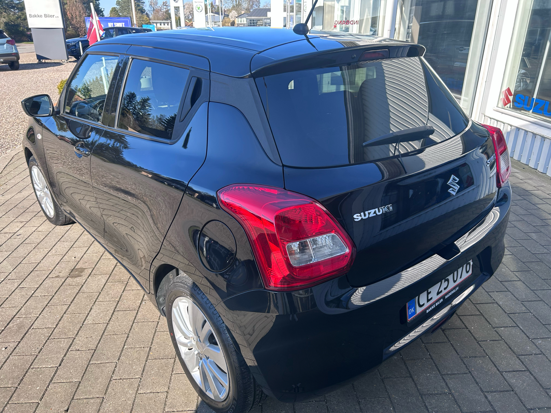 Billede af Suzuki Swift 1,2 Dualjet Action AEB 90HK 5d