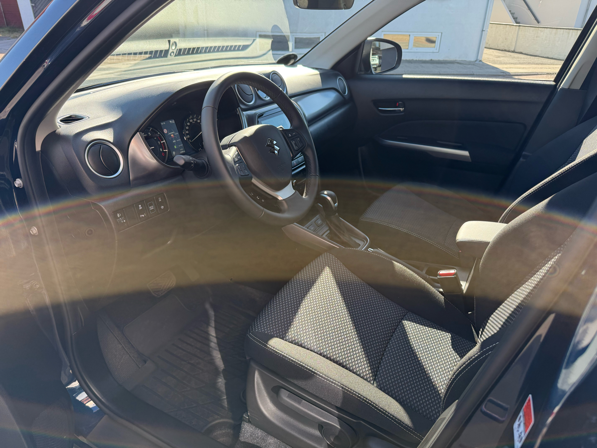Billede af Suzuki Vitara 1,5 Hybrid Active AGS 102HK 5d 6g Aut.