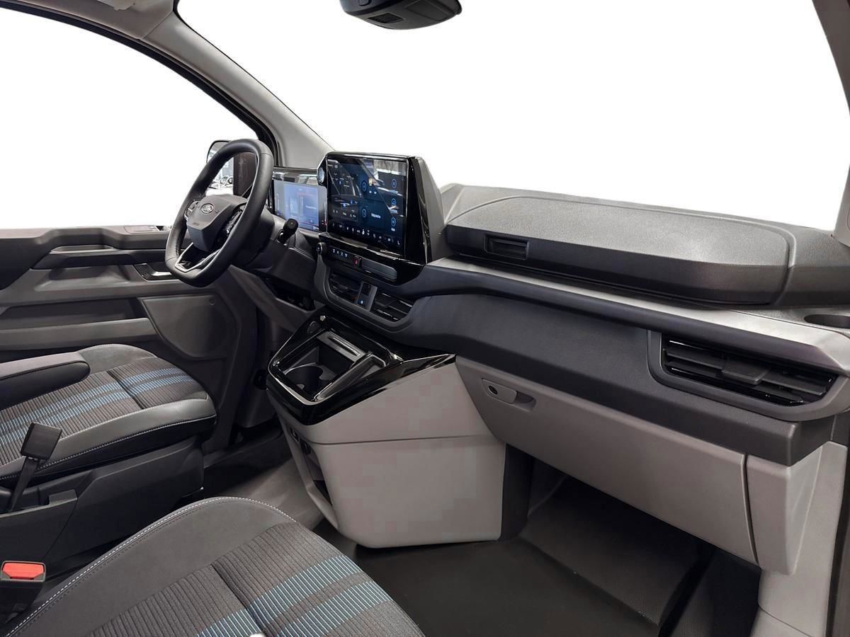 Billede af Ford Transit Custom 320 L2H1 2,5 Plugin-hybrid Sport CVT 233HK Van Trinl. Gear