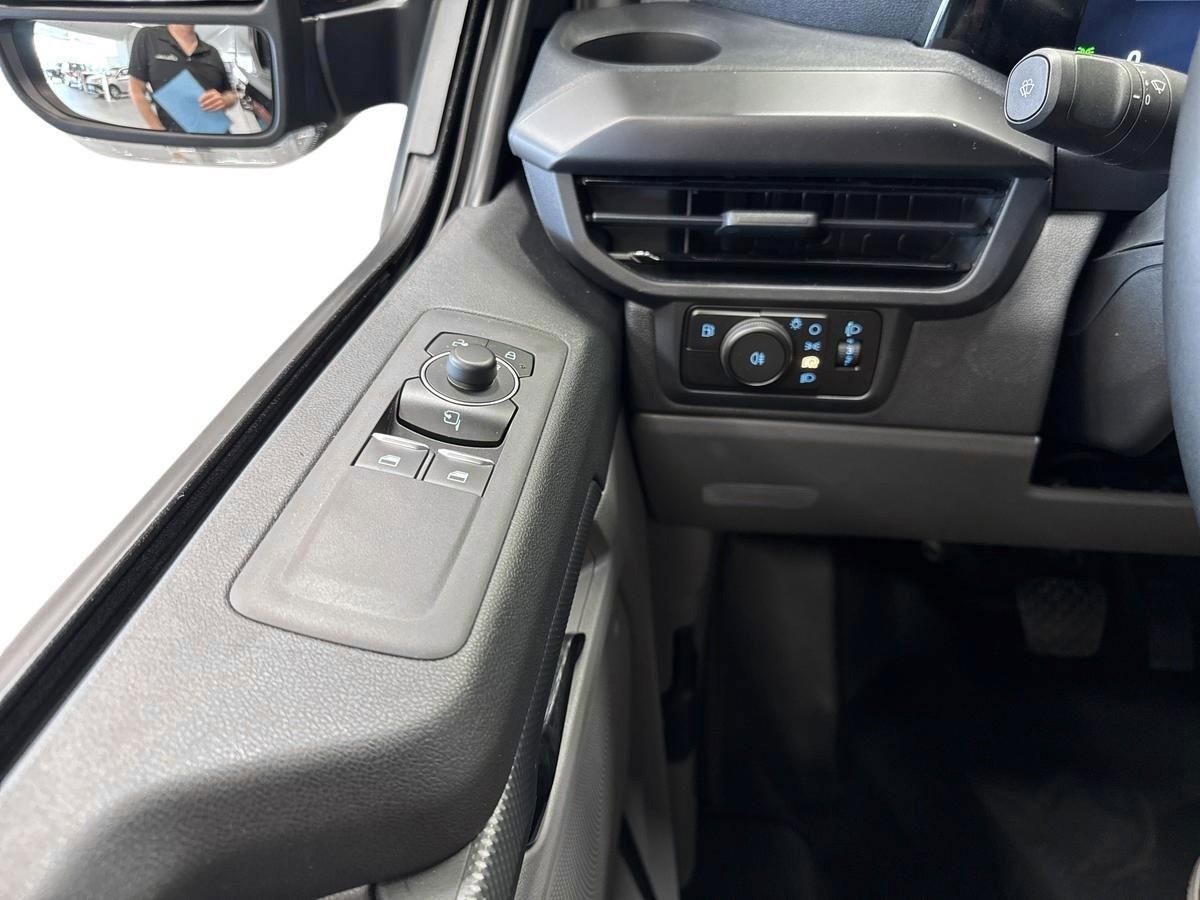 Billede af Ford Transit Custom 320 L2H1 2,5 Plugin-hybrid Sport CVT 233HK Van Trinl. Gear