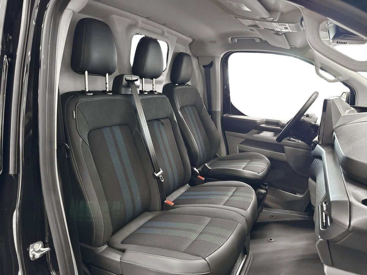 Billede af Ford Transit Custom 320 L2H1 2,5 Plugin-hybrid Sport CVT 233HK Van Trinl. Gear