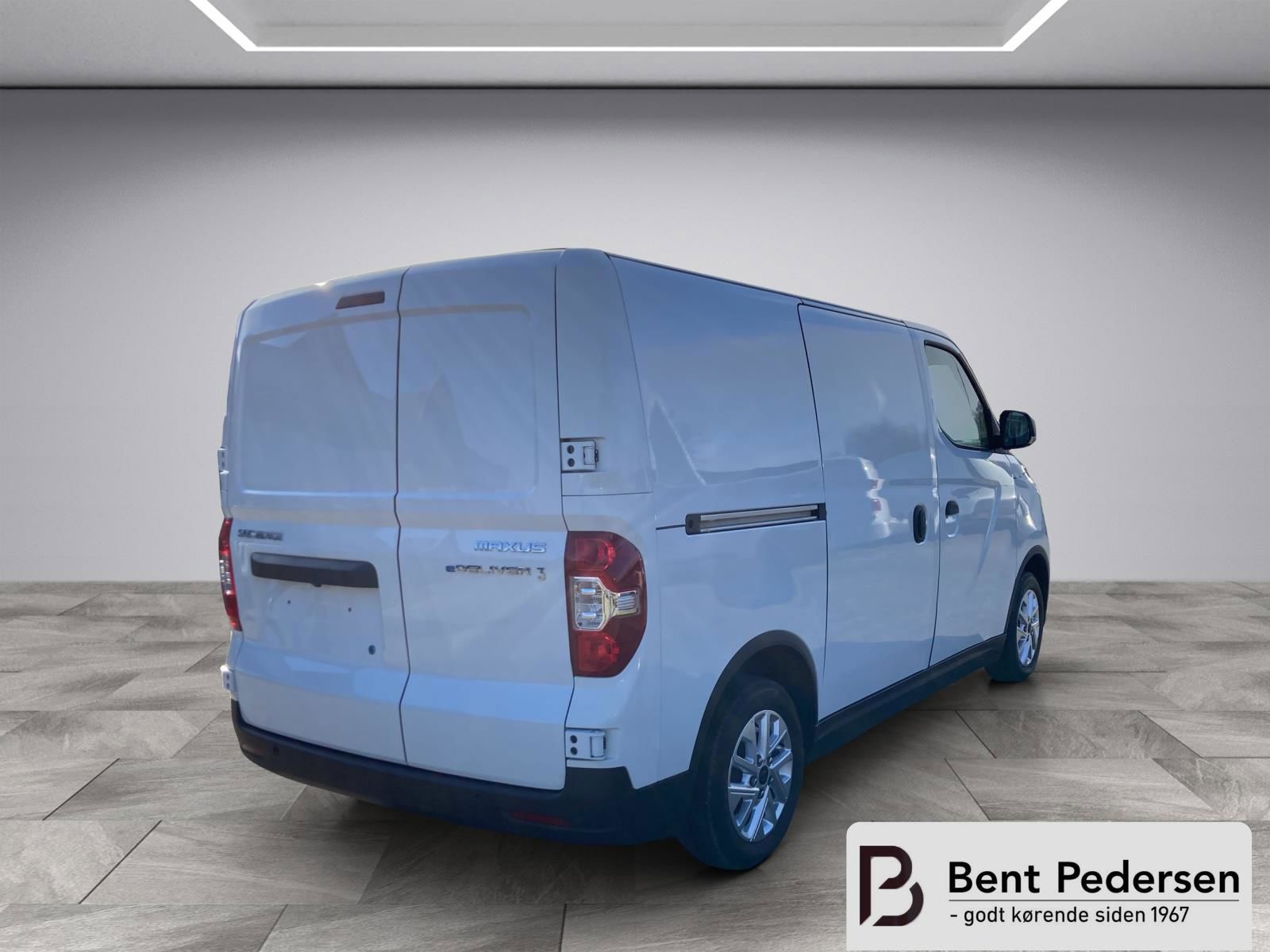 Billede af Maxus e-Deliver 3 SWB 50,2 kWh EL 122HK Van Aut.