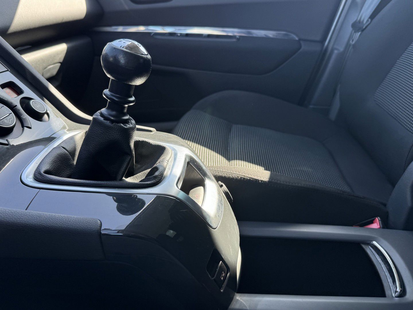 Billede af Peugeot 5008 2,0 HDI Active 150HK Van 6g