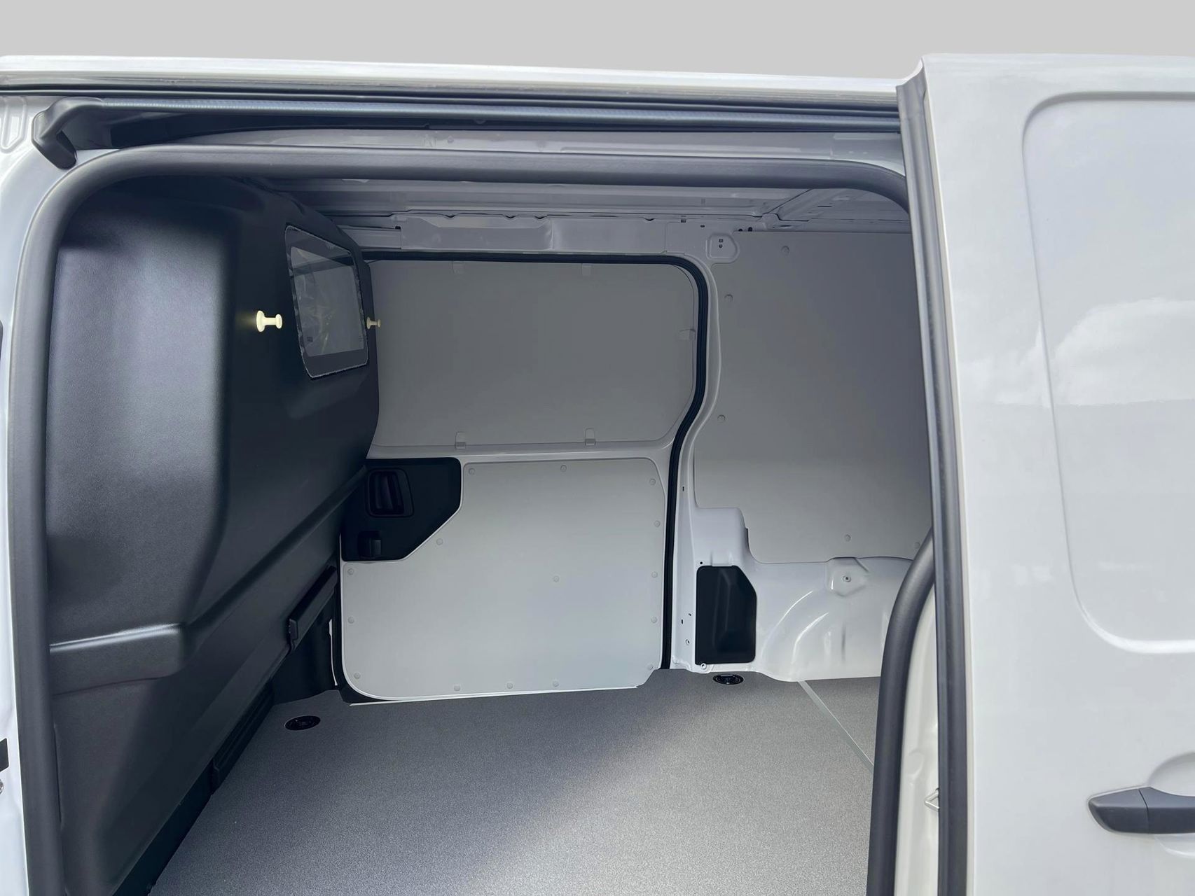 Billede af Toyota Proace Electric Long EL Comfort Master m/ 2 Skydedøre 136HK Van Aut.