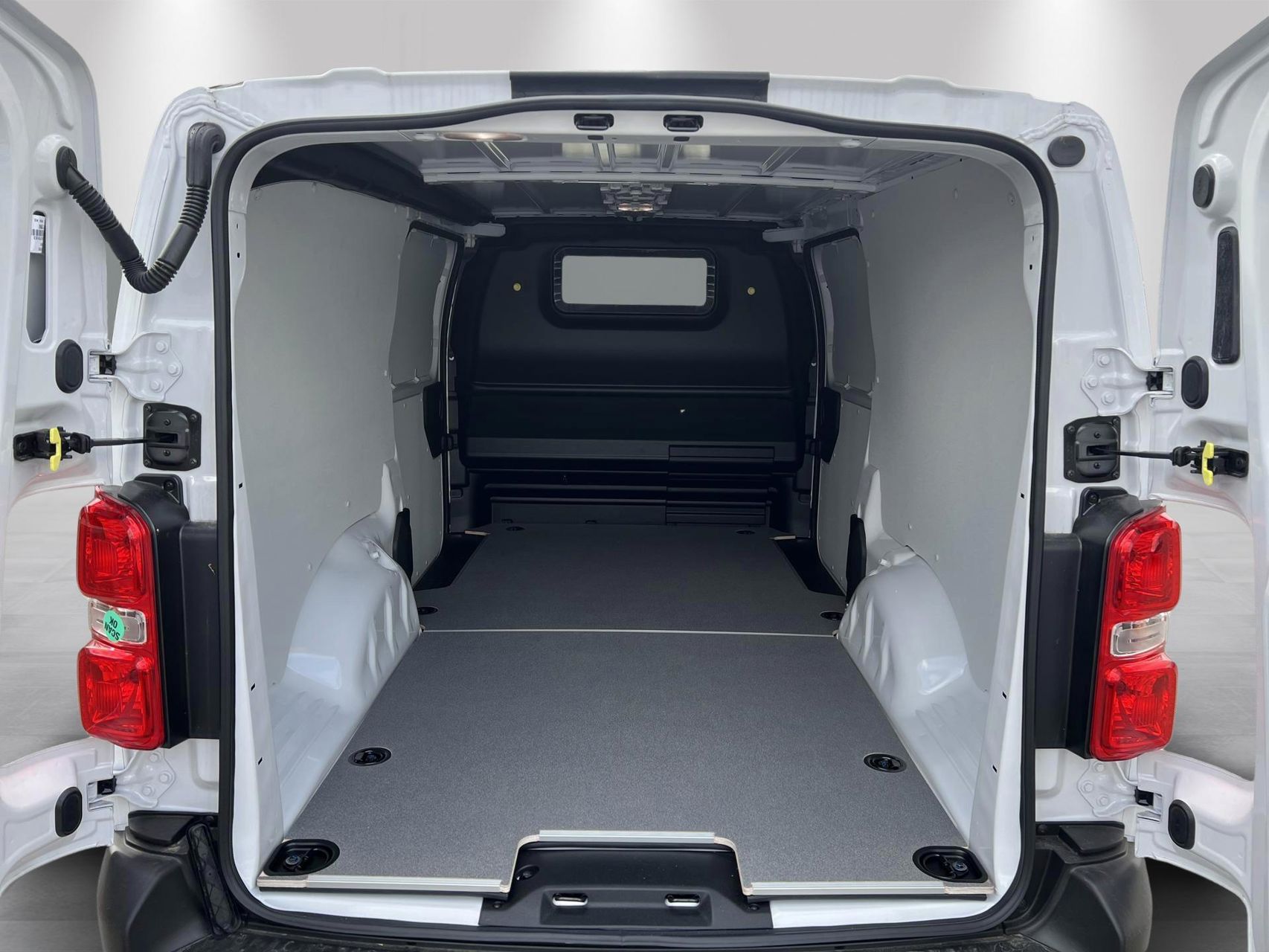 Billede af Toyota Proace Electric Long EL Comfort Master m/ 2 Skydedøre 136HK Van Aut.