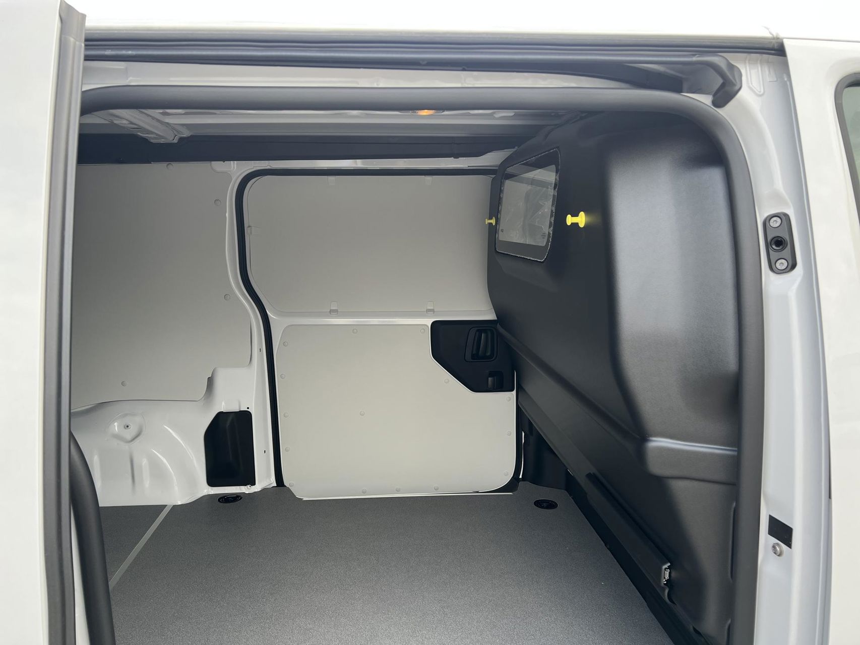 Billede af Toyota Proace Electric Long EL Comfort Master m/ 2 Skydedøre 136HK Van Aut.