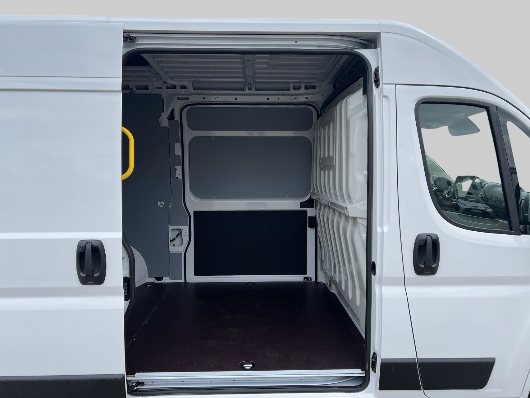 Billede af Toyota Proace Max 2.2D 140hk Medium/To skydedøre m. højt tag aut.gear Comfort Master