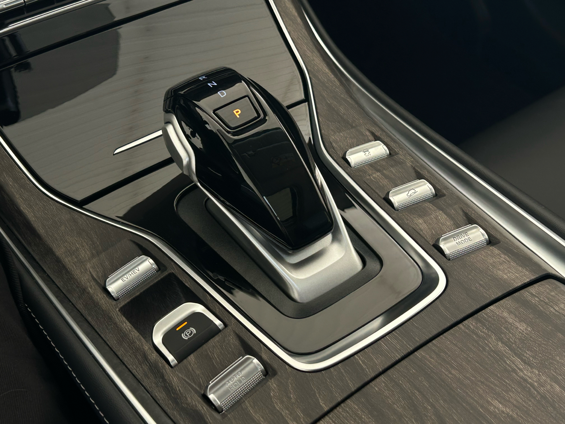 Billede af Navor E5 1,5 Plugin-hybrid Rock E-CVT 218HK 5d Aut.