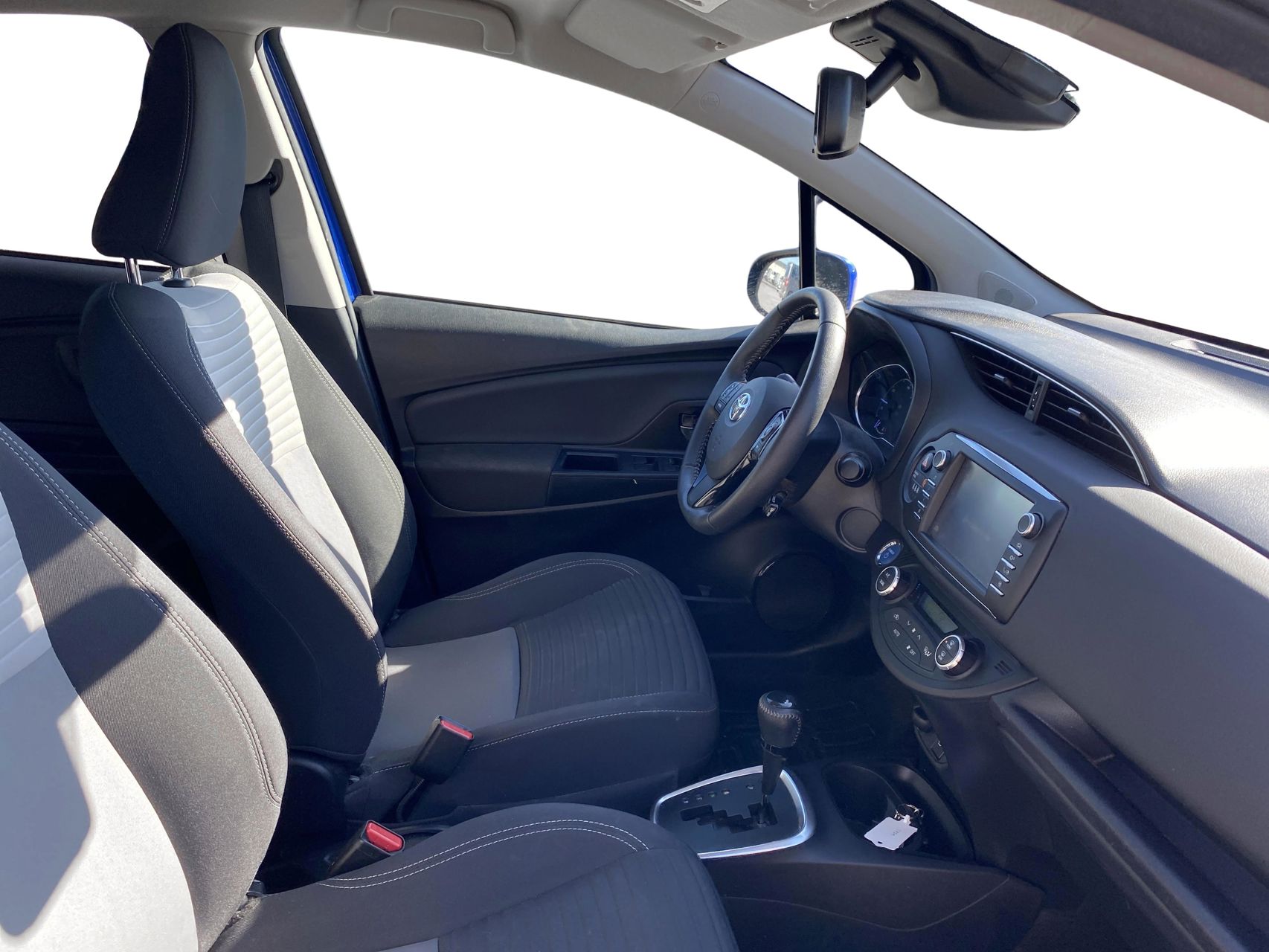 Billede af Toyota Yaris 1,5 Hybrid H3 Smartpakke E-CVT 100HK 5d Trinl. Gear