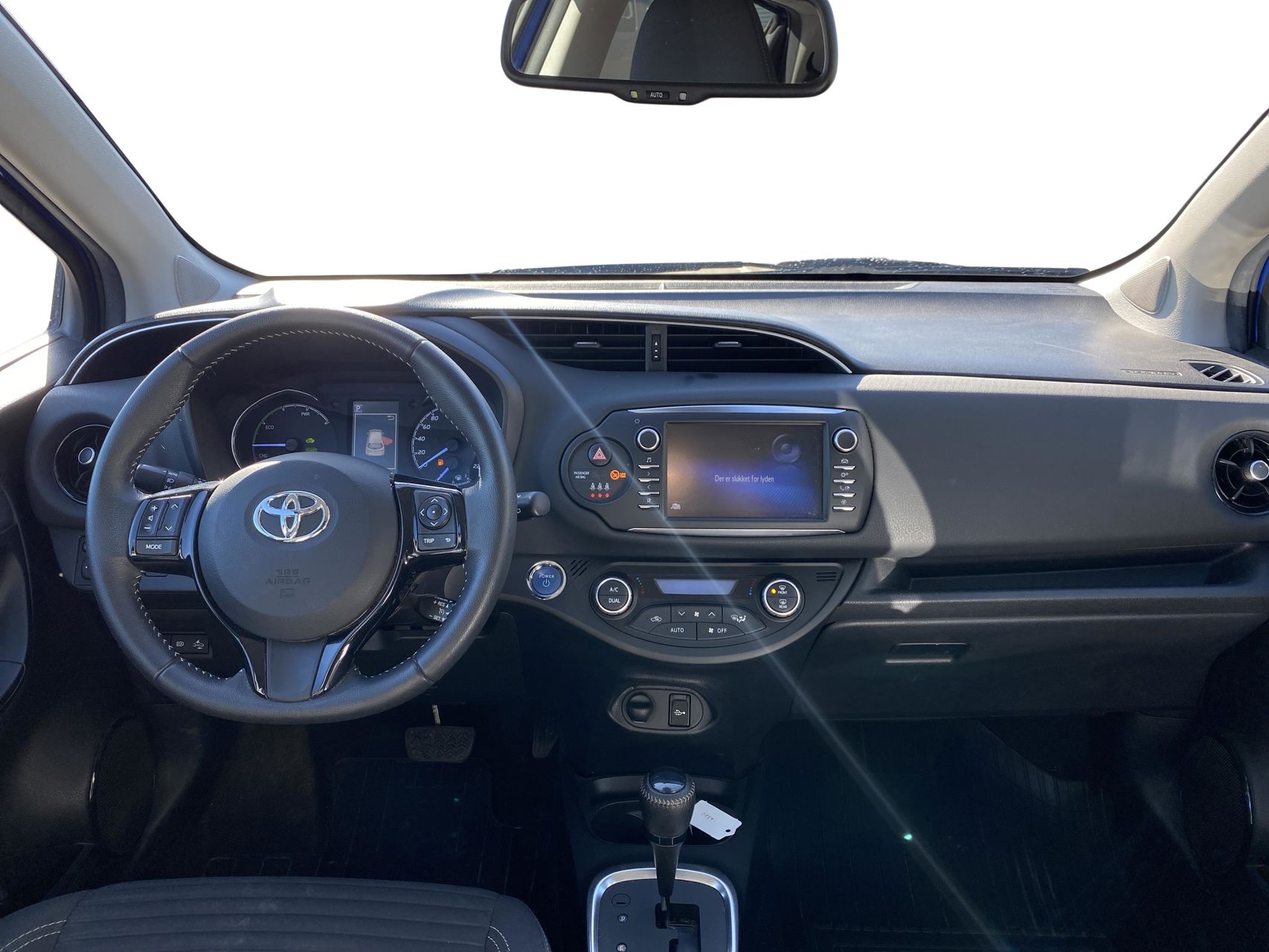 Billede af Toyota Yaris 1,5 Hybrid H3 Smartpakke E-CVT 100HK 5d Trinl. Gear