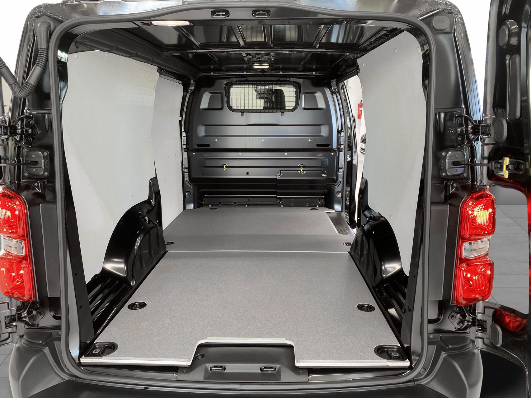 Billede af Toyota Proace Long 2,0 D Comfort Master m/Alm adskillelse - SmartCargo 144HK Van 6g
