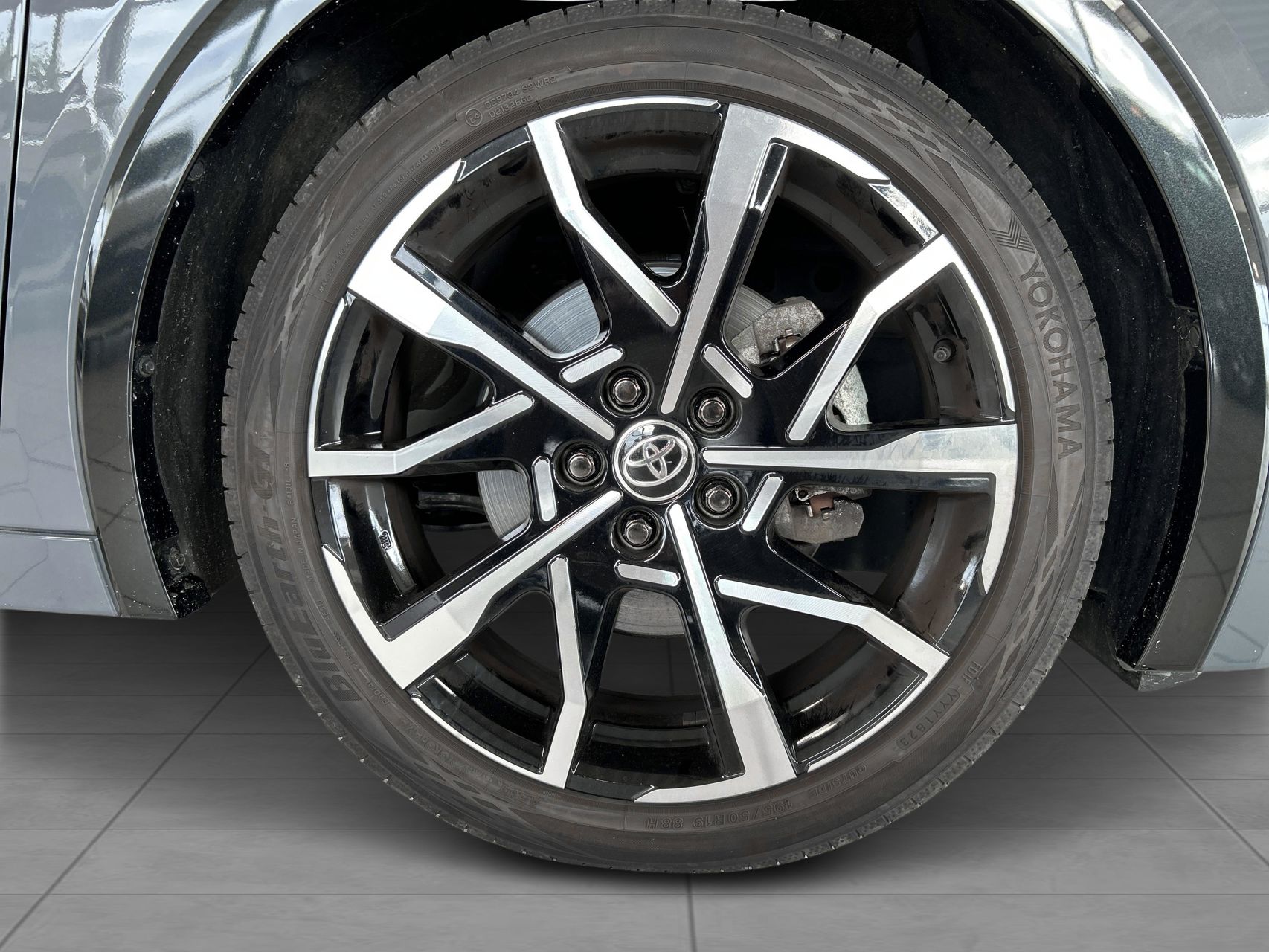 Billede af Toyota Prius Plug-in 2,0 Plugin-hybrid Elegant Panorama 223HK 5d Aut.