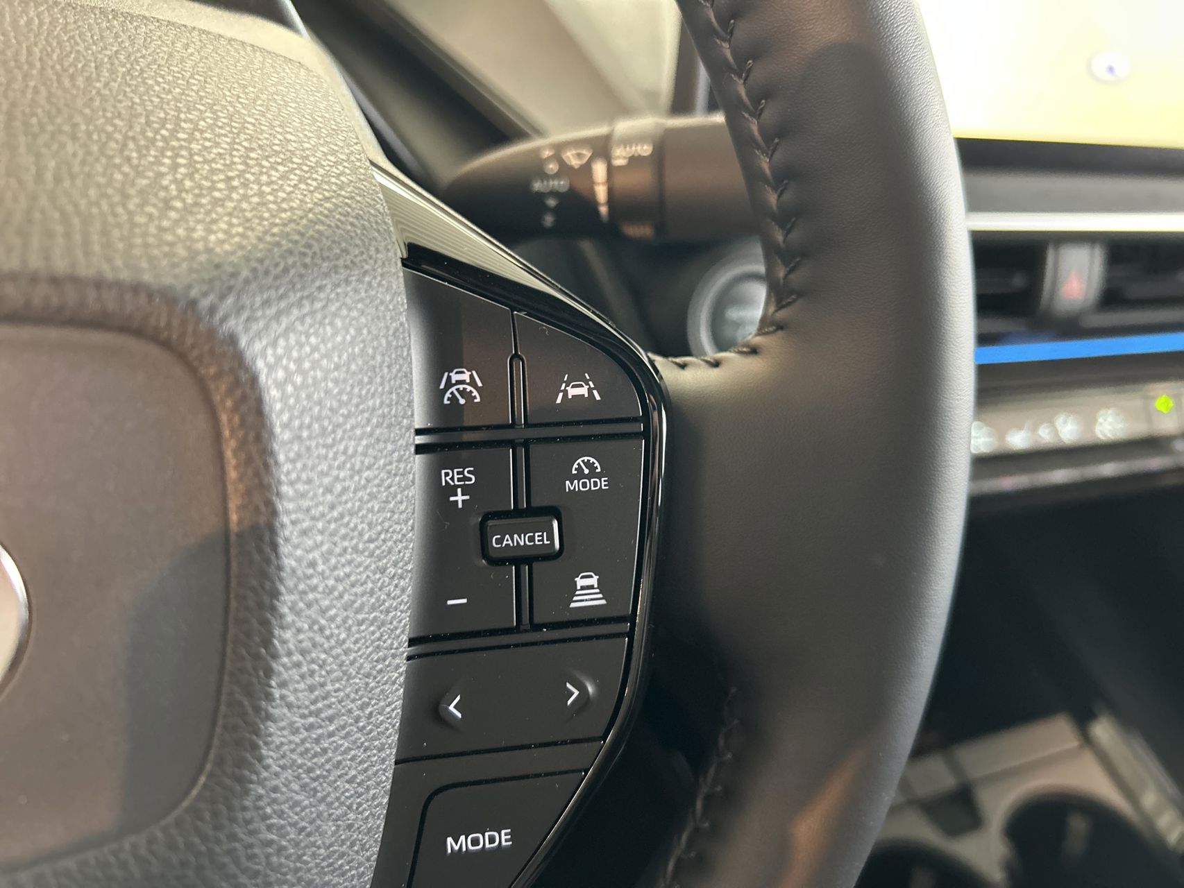 Billede af Toyota Prius Plug-in 2,0 Plugin-hybrid Elegant Panorama 223HK 5d Aut.