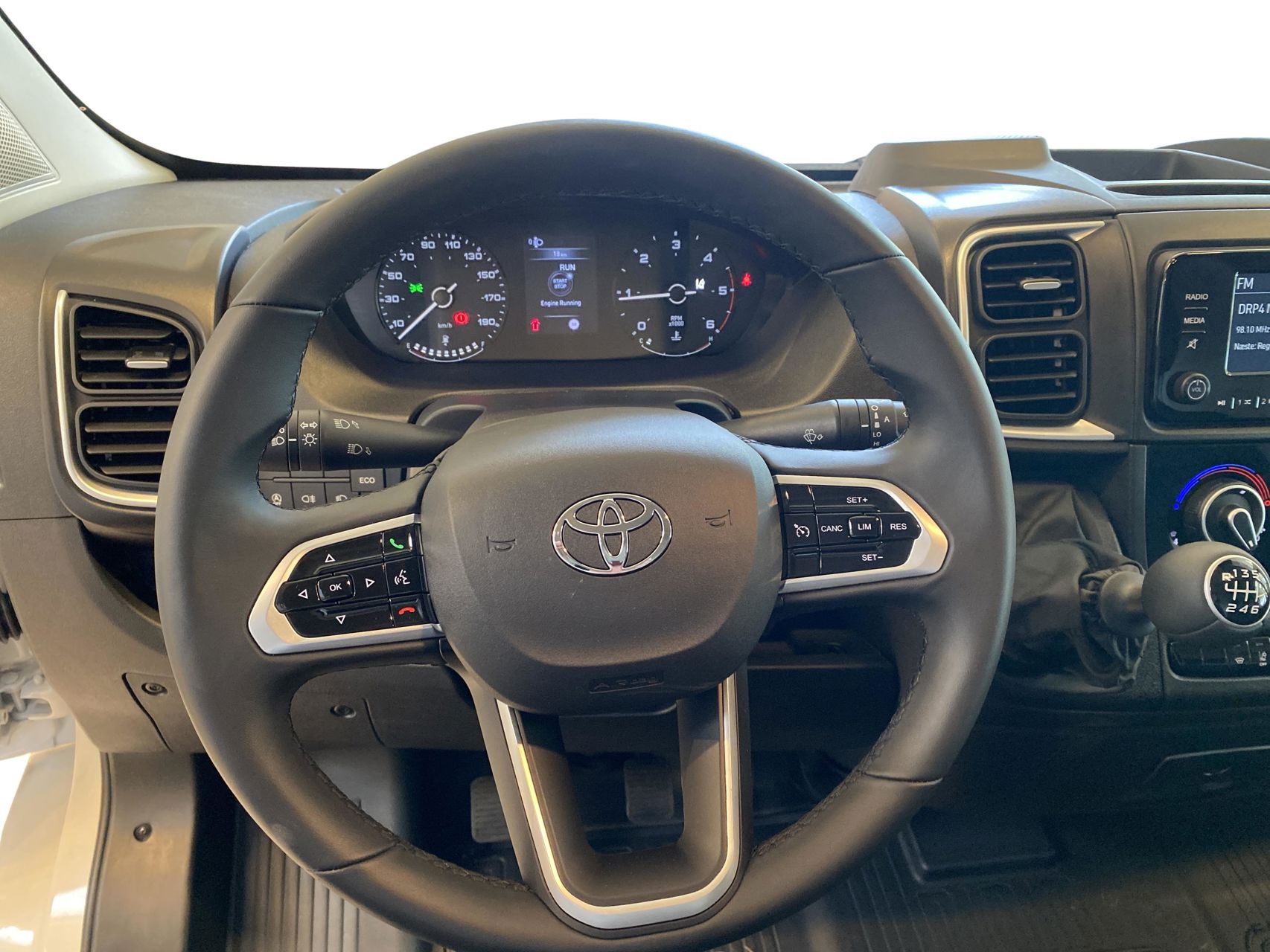 Billede af Toyota Proace Max Medium 2,2 D Comfort To skydedør m. højt tag 140HK Van 6g