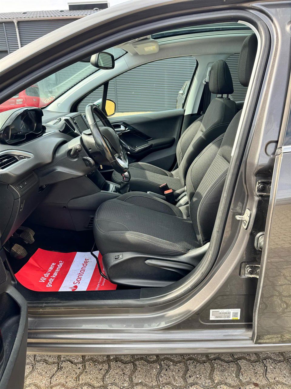 Billede af Peugeot 208 1,6 BlueHDi Allure Sky 100HK 5d