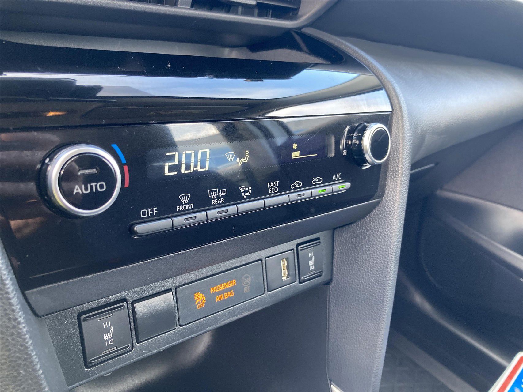 Billede af Toyota Yaris Cross 1,5 Hybrid Essential Comfort 116HK 5d Trinl. Gear