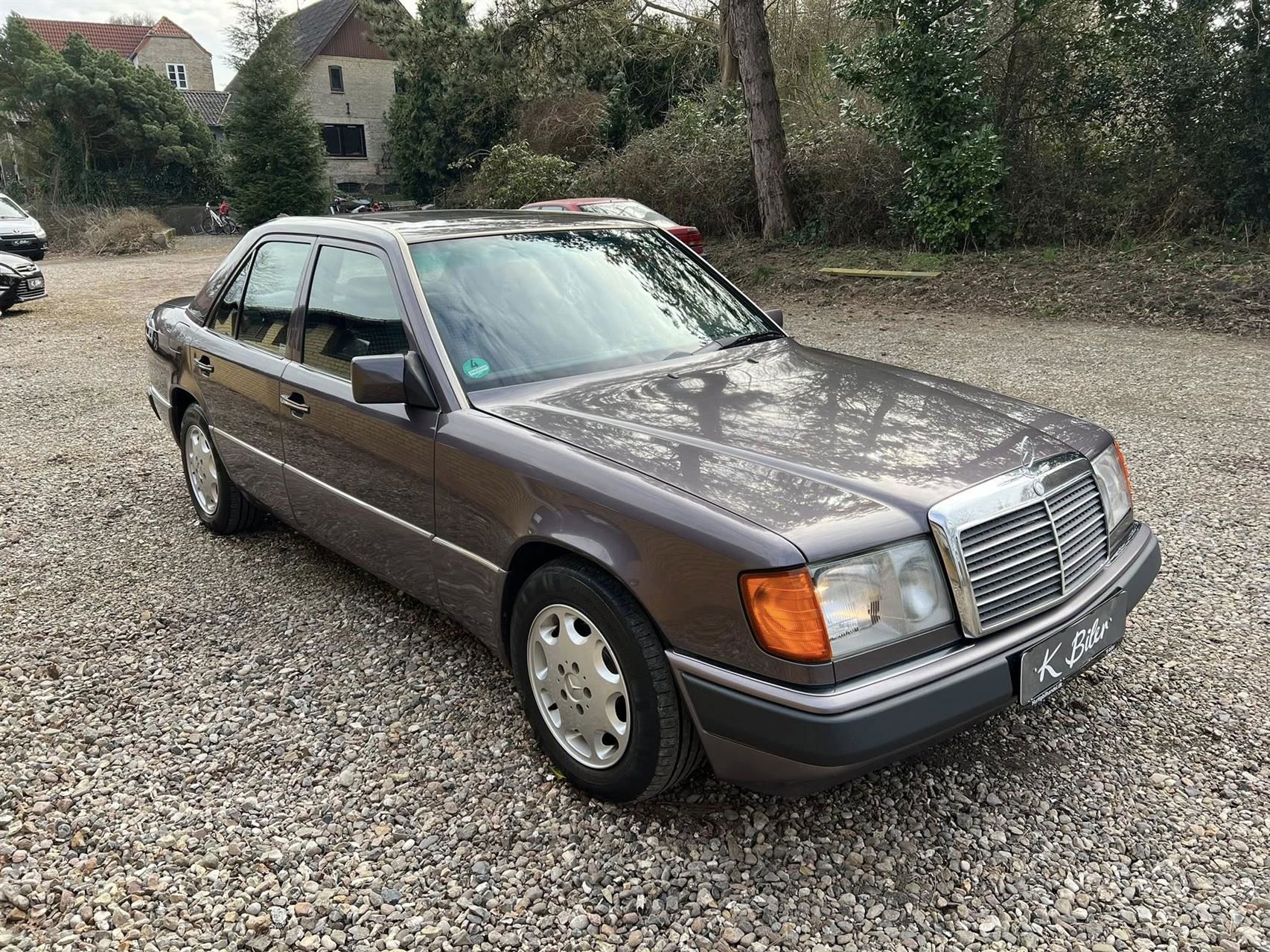Billede af Mercedes-Benz 230E 2,3 132HK