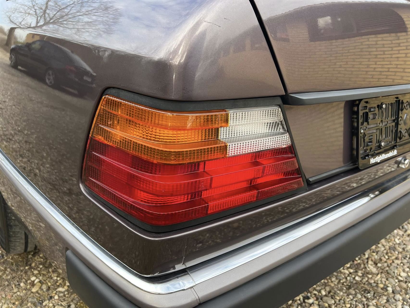 Billede af Mercedes-Benz 230E 2,3 132HK