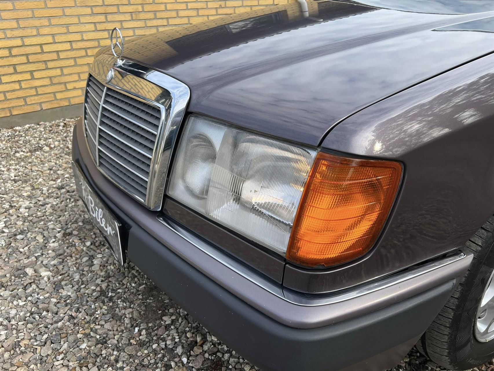 Billede af Mercedes-Benz 230E 2,3 132HK