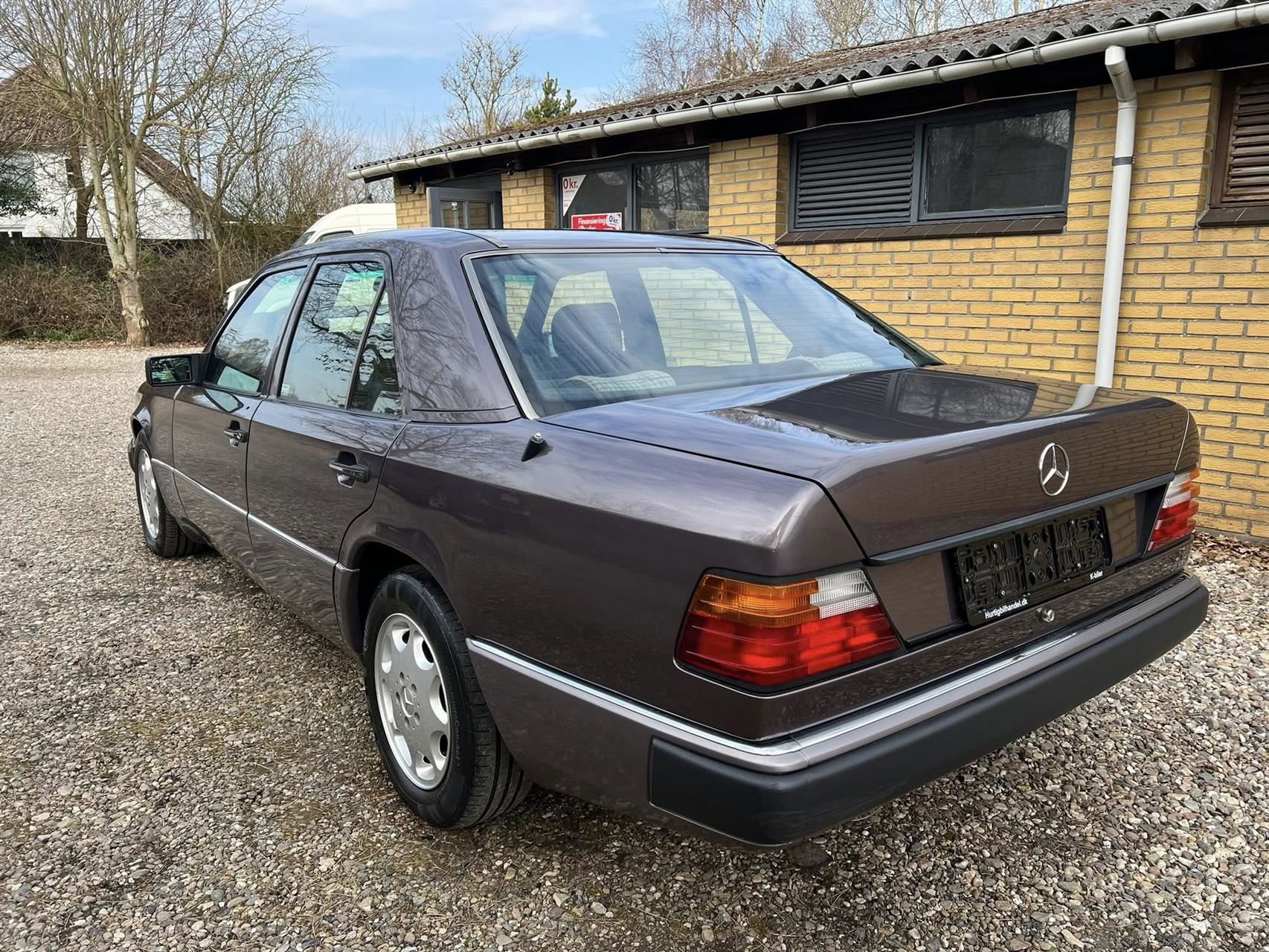 Billede af Mercedes-Benz 230E 2,3 132HK